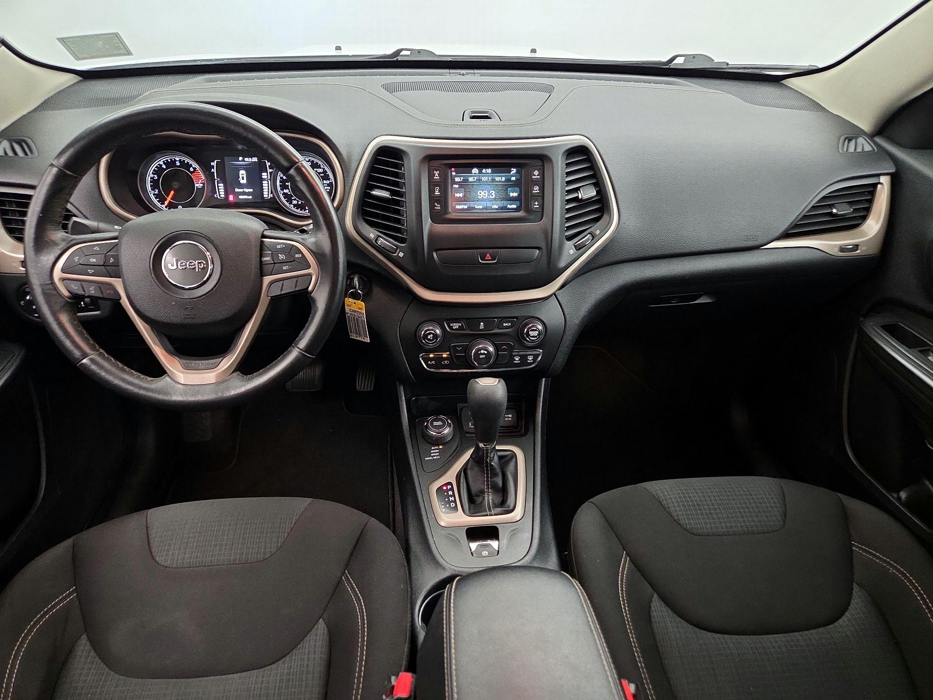 Thumbnail: 2016 Jeep Cherokee - 9