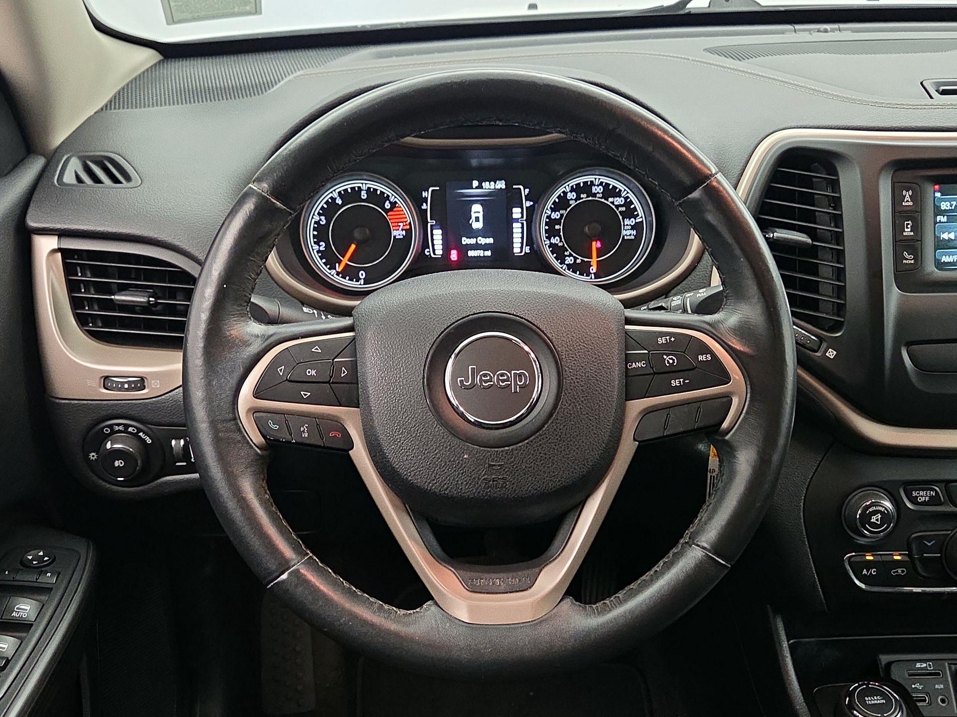 Thumbnail: 2016 Jeep Cherokee - 10