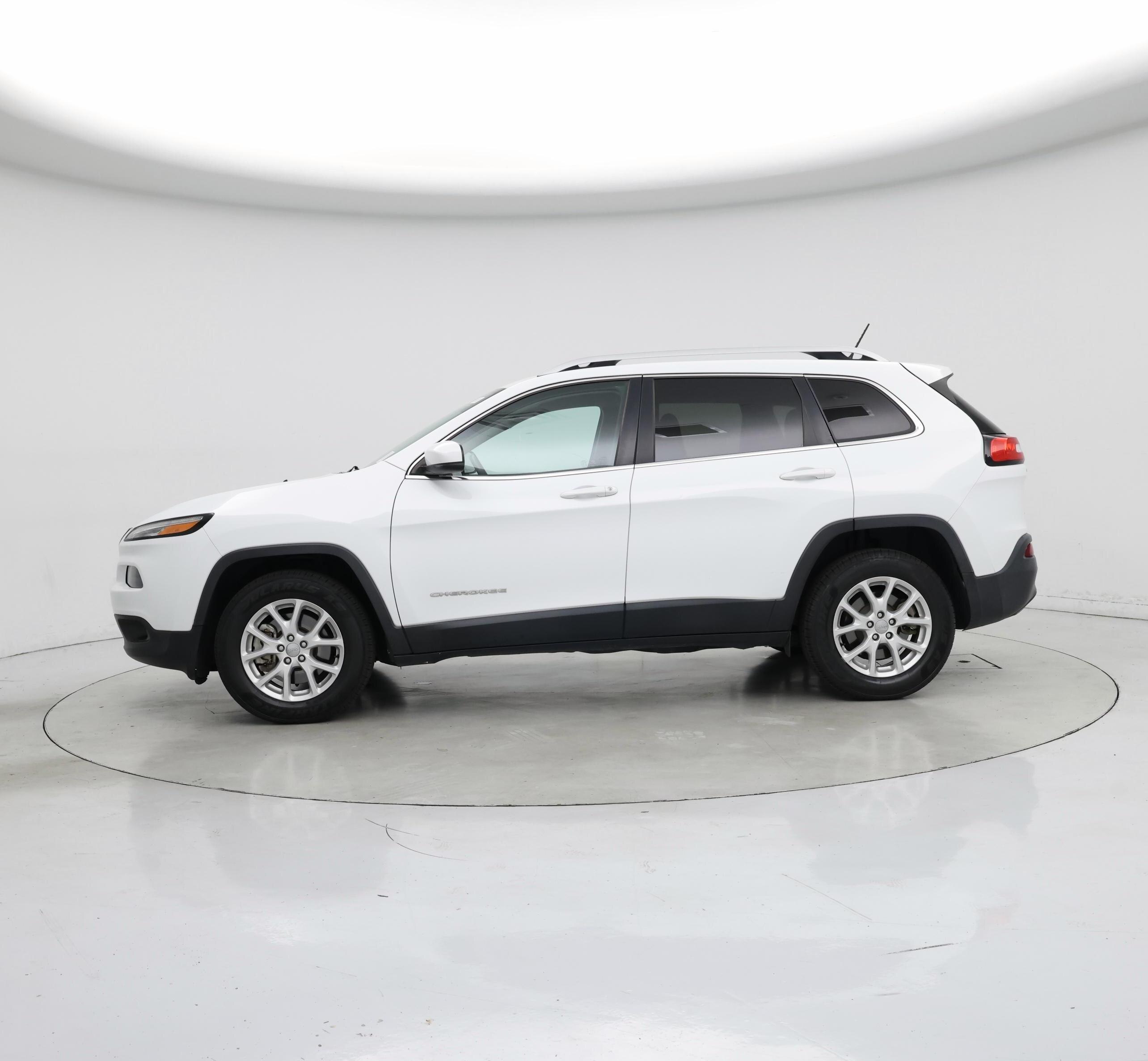Thumbnail: 2016 Jeep Cherokee - 3