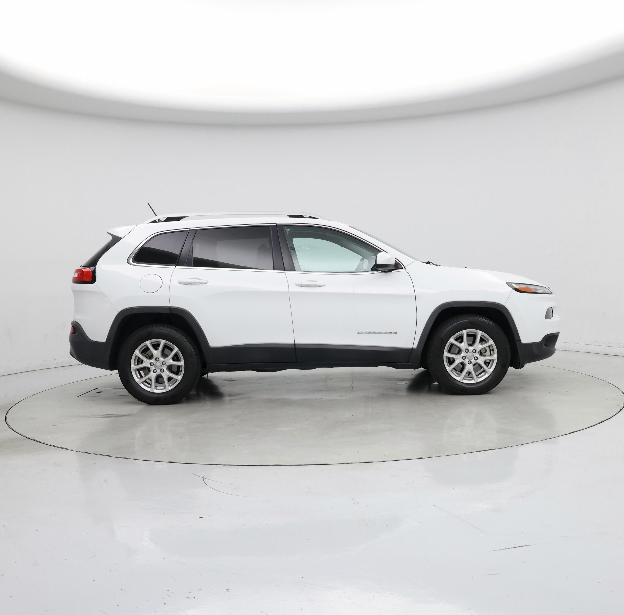 Thumbnail: 2016 Jeep Cherokee - 7
