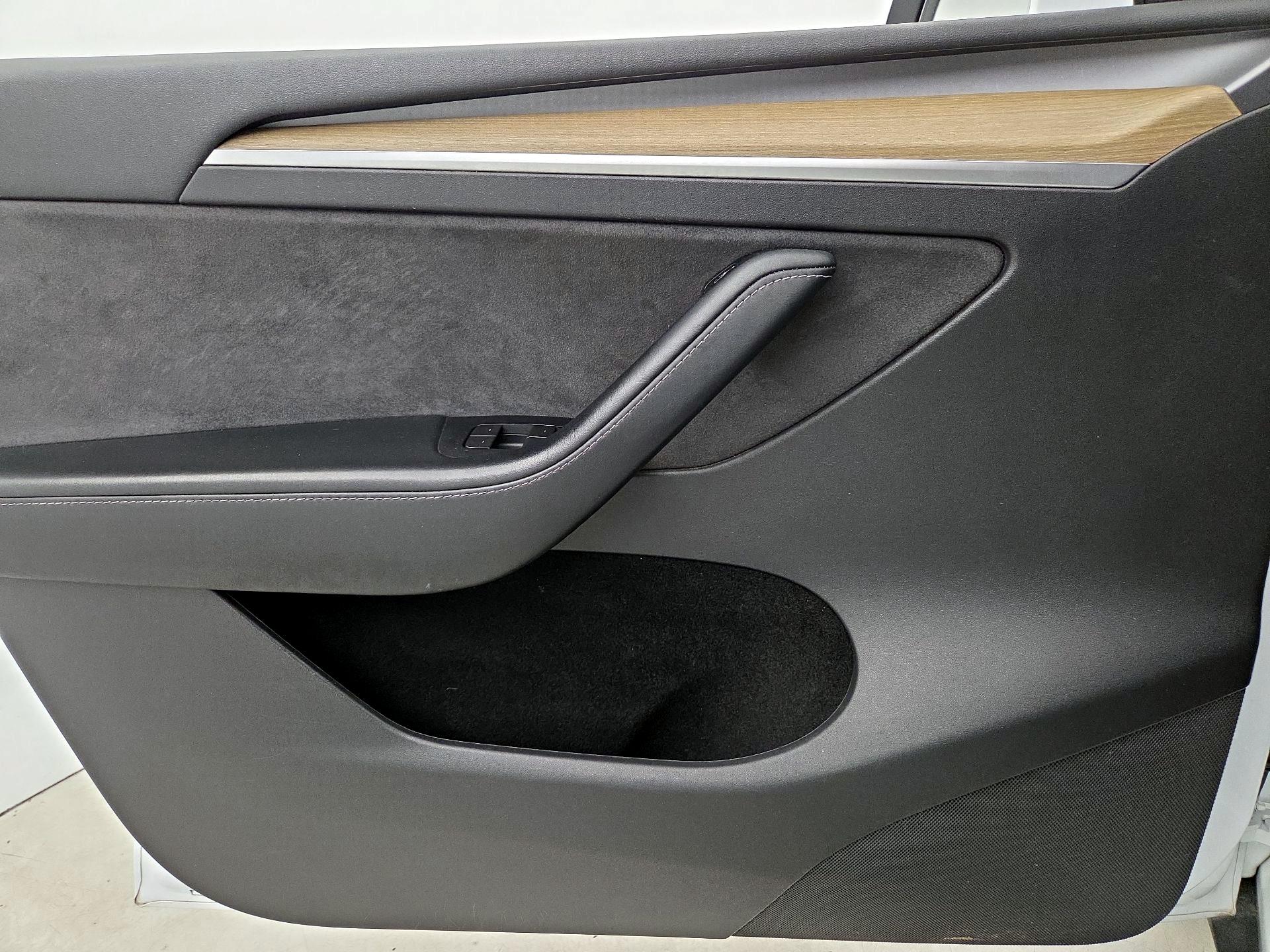 Thumbnail: 2023 Tesla Model Y - 12