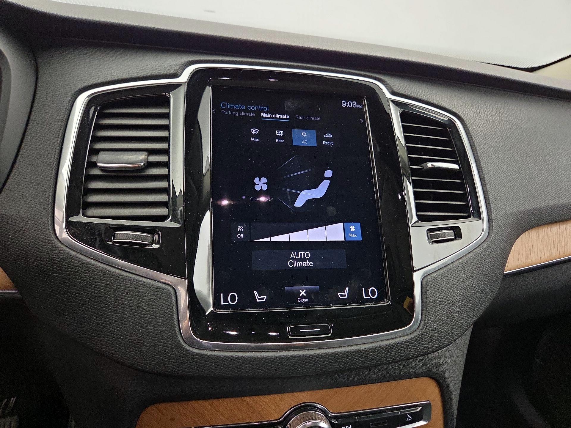 Thumbnail: 2022 Volvo XC90 - 17