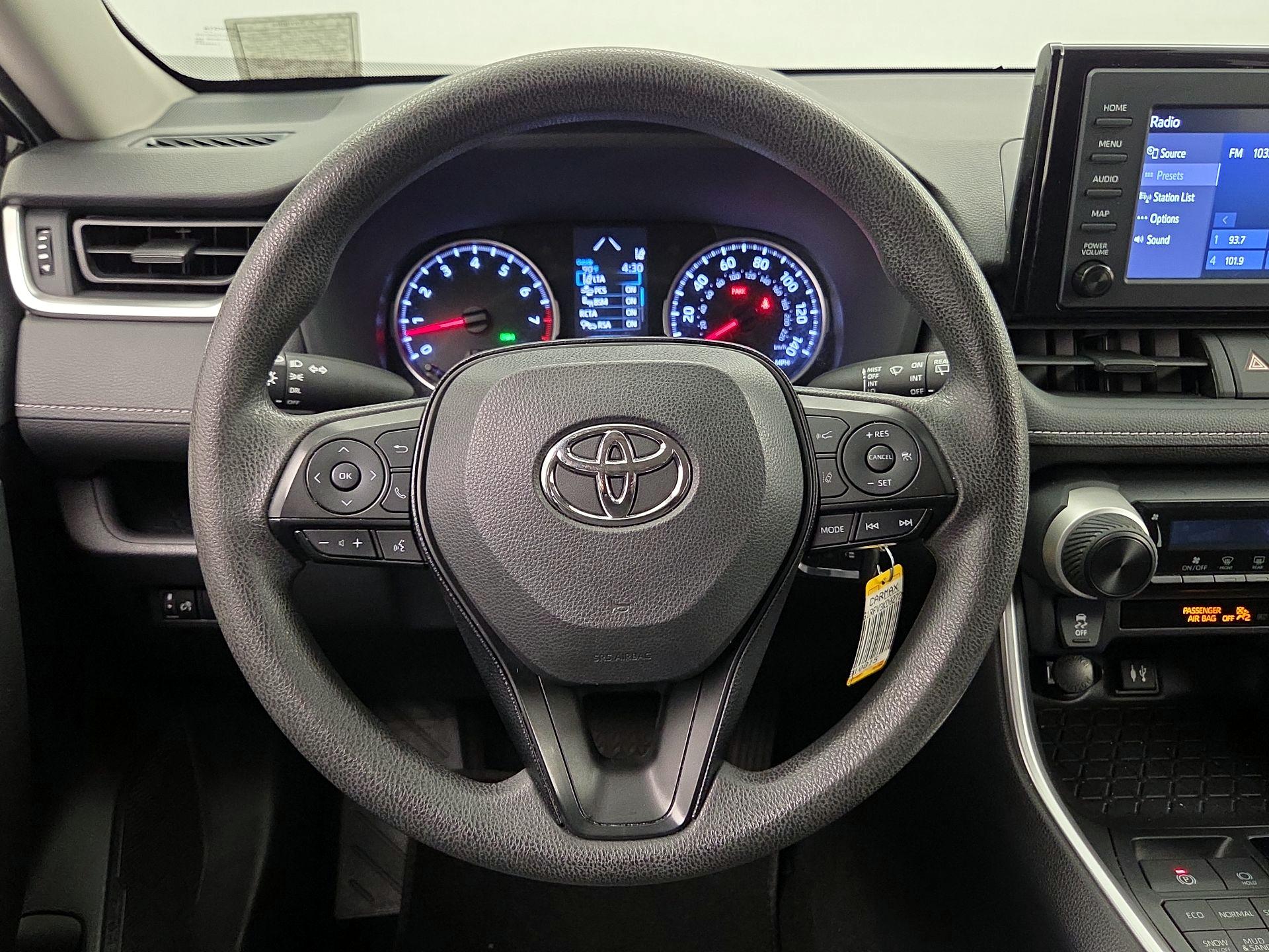 Thumbnail: 2019 Toyota RAV4 - 10