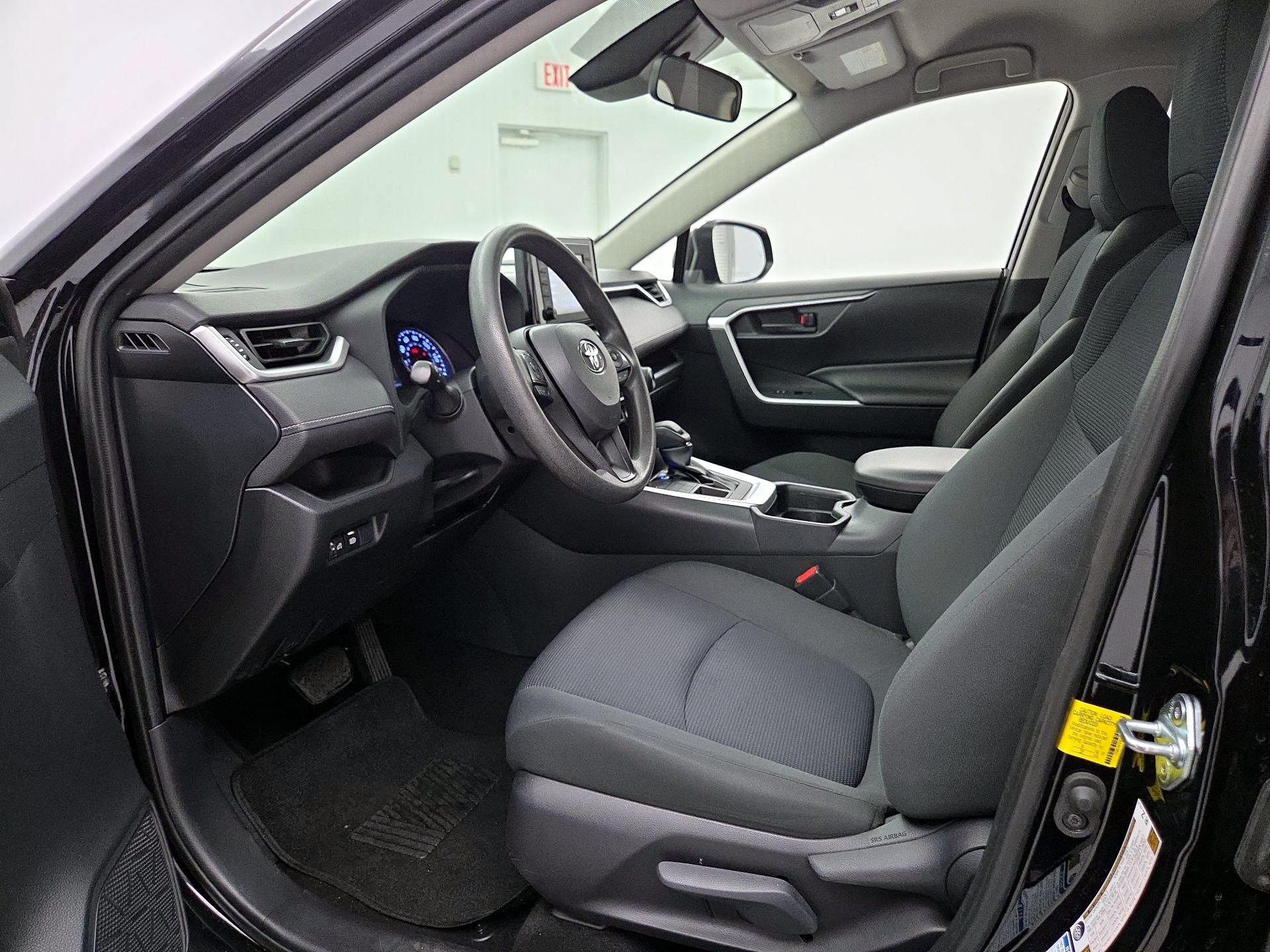 Thumbnail: 2019 Toyota RAV4 - 11