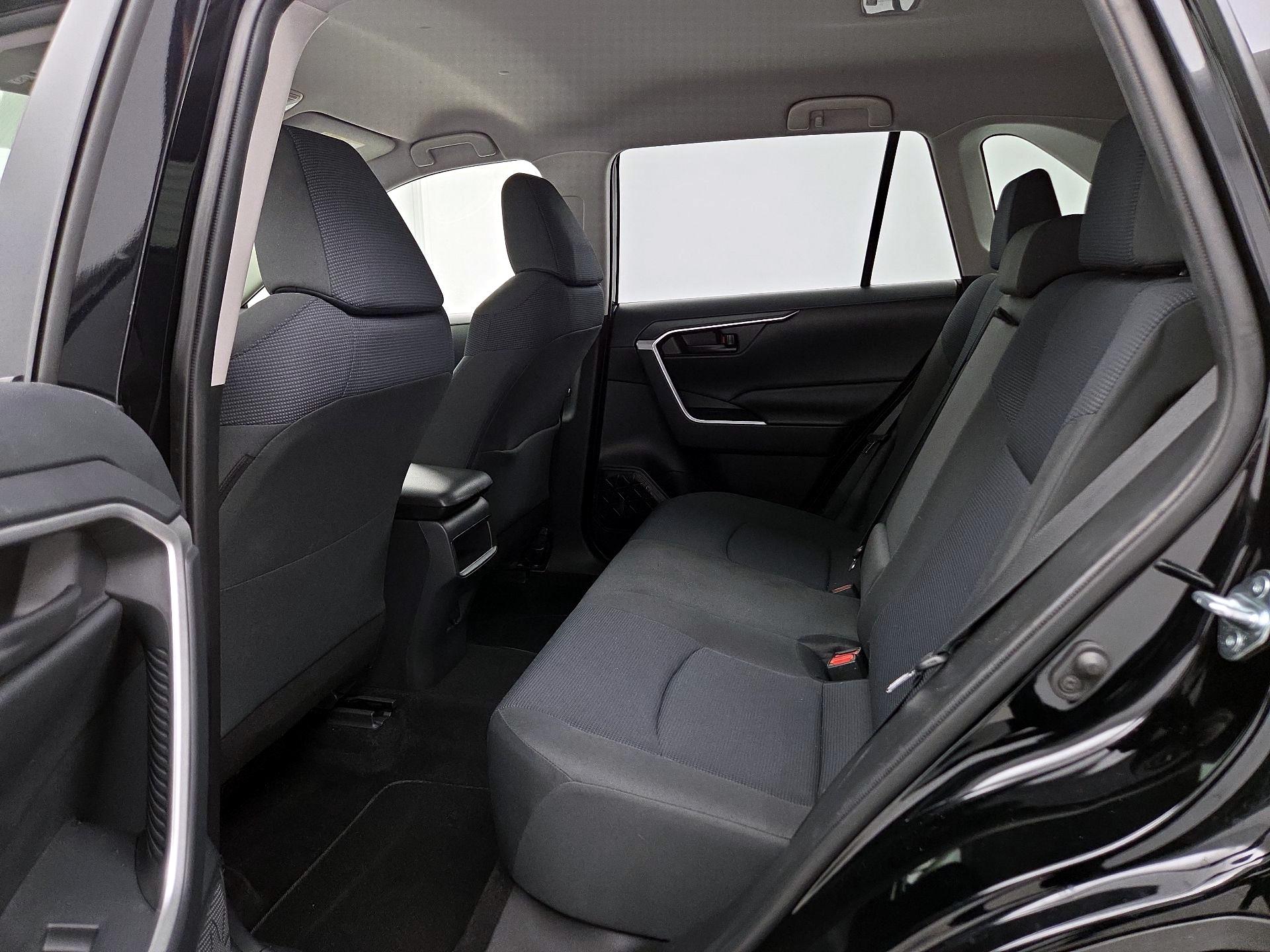 Thumbnail: 2019 Toyota RAV4 - 19