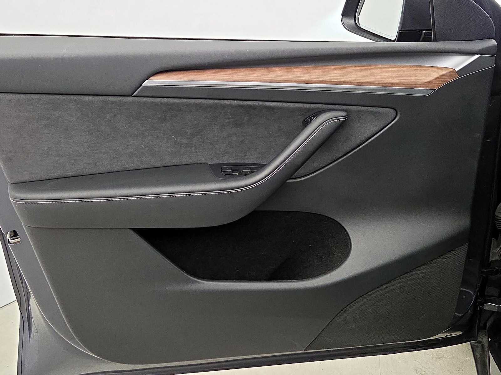 2023 Tesla Model Y Long Range - Photo 13