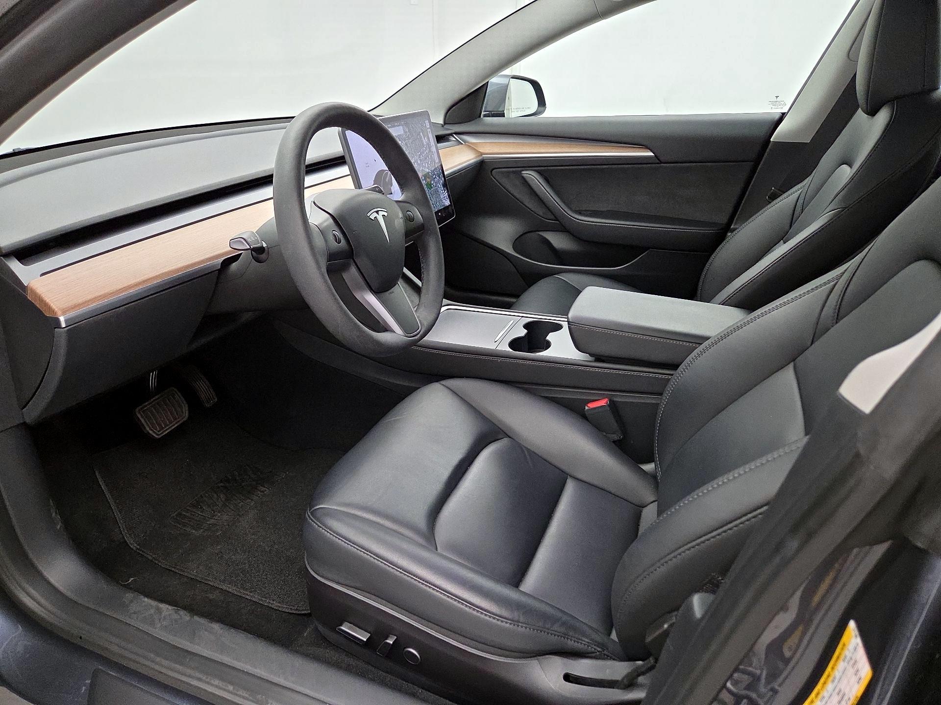 Thumbnail: 2023 Tesla Model 3 - 11