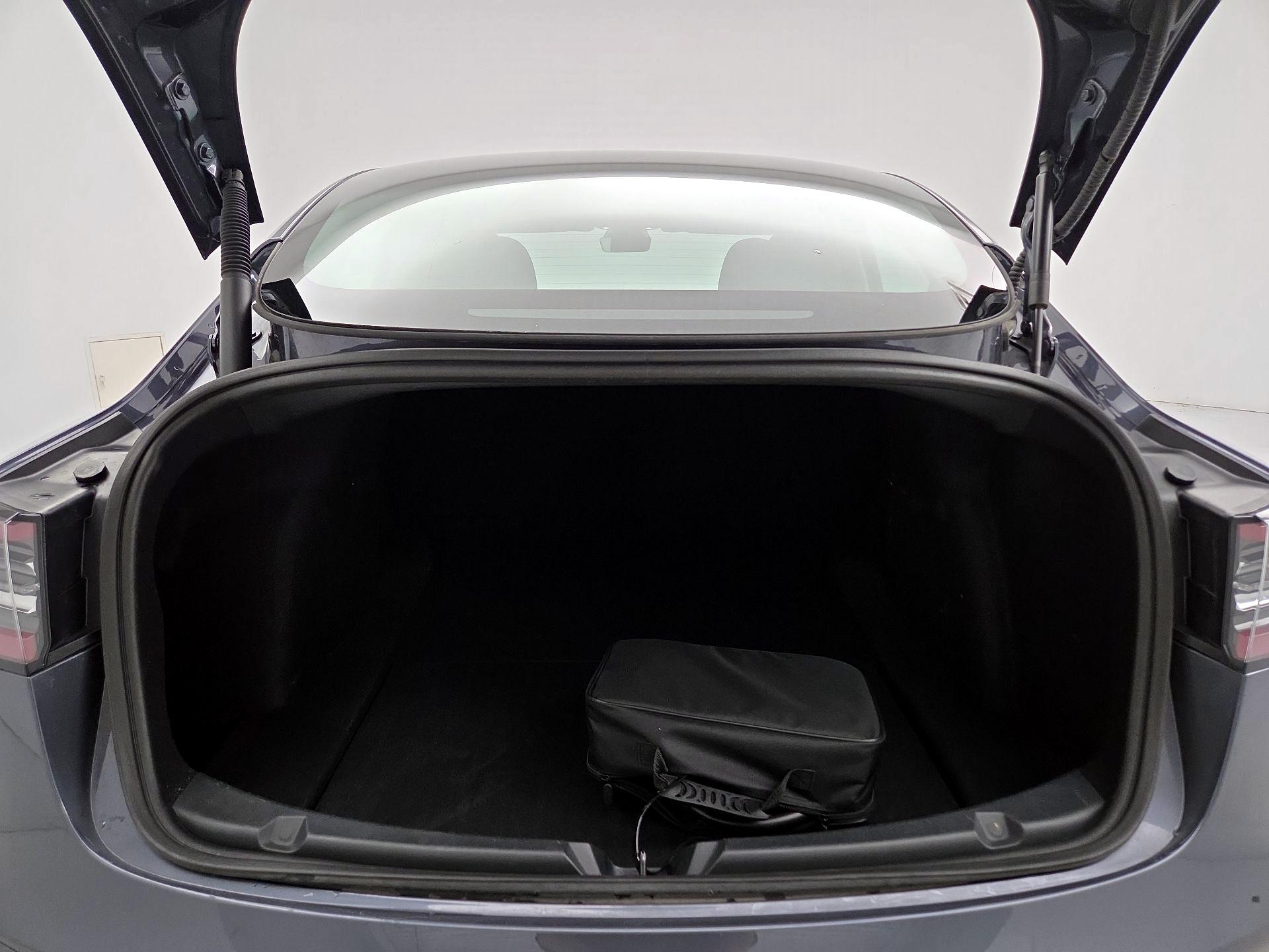 Thumbnail: 2023 Tesla Model 3 - 19