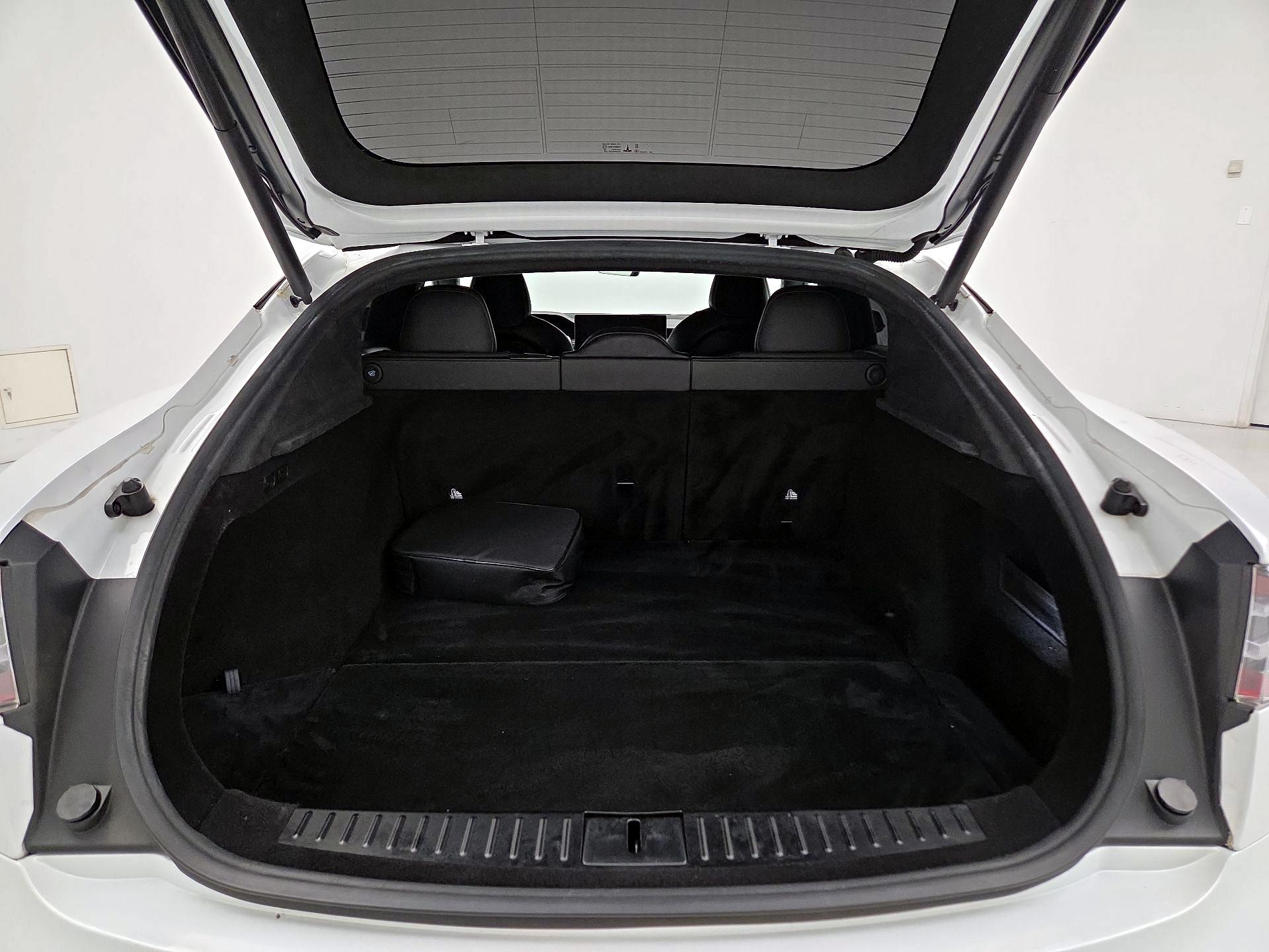 Thumbnail: 2022 Tesla Model S - 19