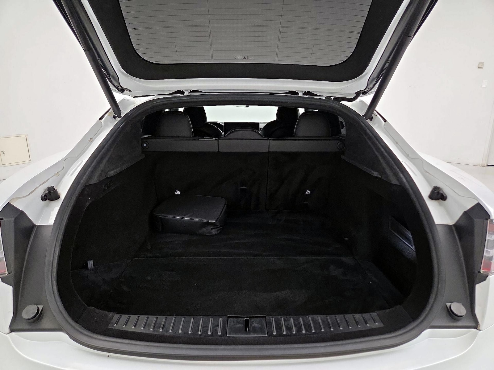 2022 Tesla Model S Base - Photo 20