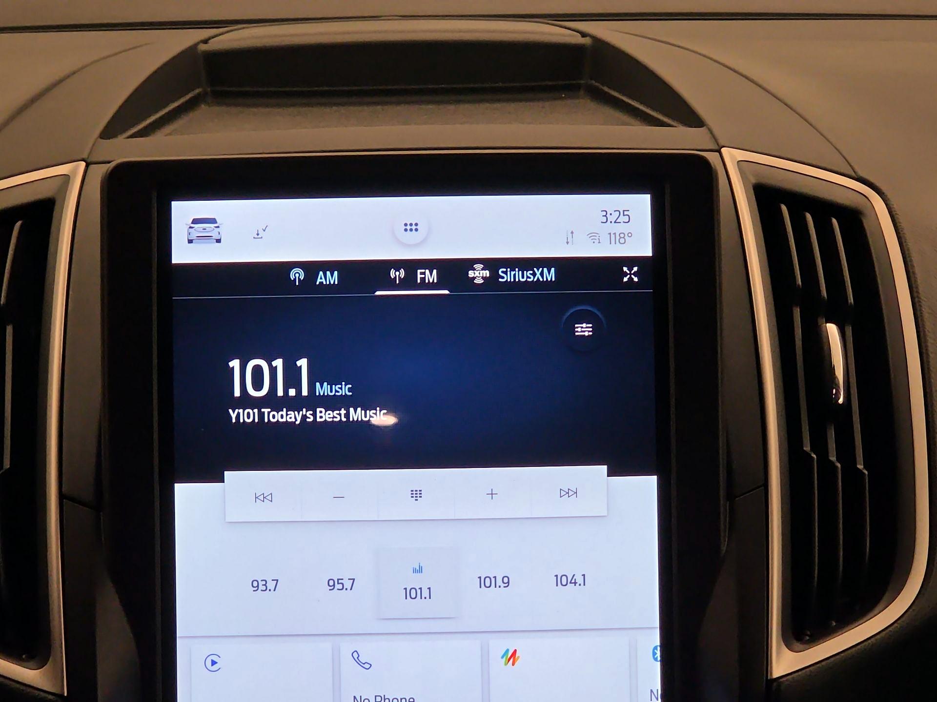 Thumbnail: 2021 Ford Edge - 15