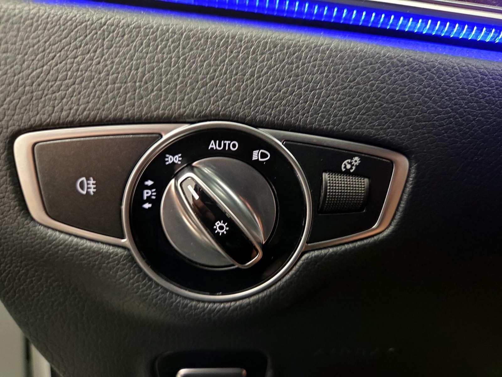 2022 Mercedes-Benz E-Class E350 - Photo 14