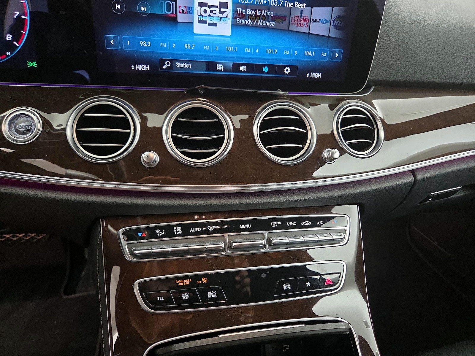2022 Mercedes-Benz E-Class E350 - Photo 17
