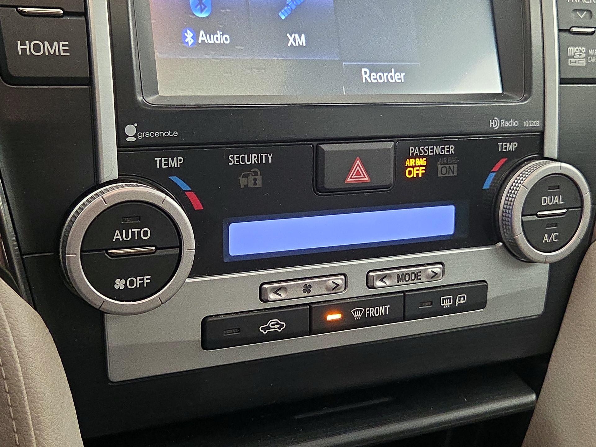 Thumbnail: 2014 Toyota Camry - 17