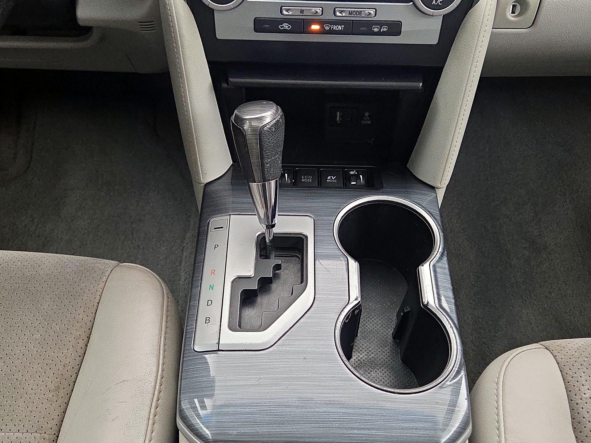 Thumbnail: 2014 Toyota Camry - 18