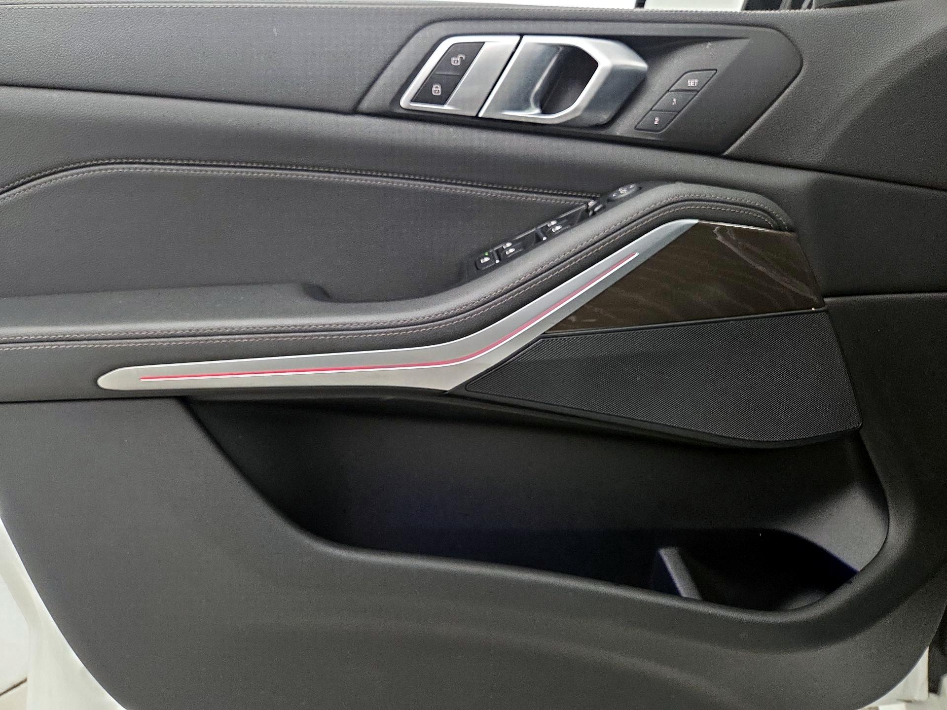 Thumbnail: 2022 BMW X5 - 12
