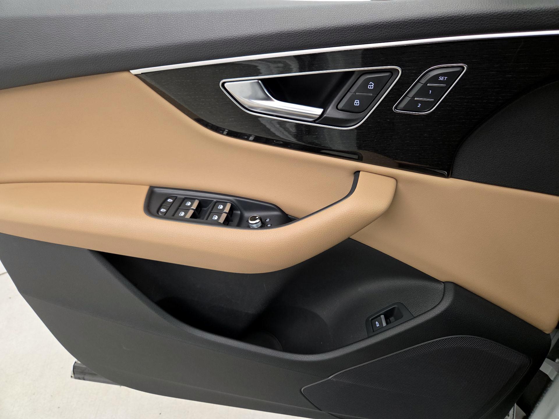 Thumbnail: 2021 Audi Q7 - 12