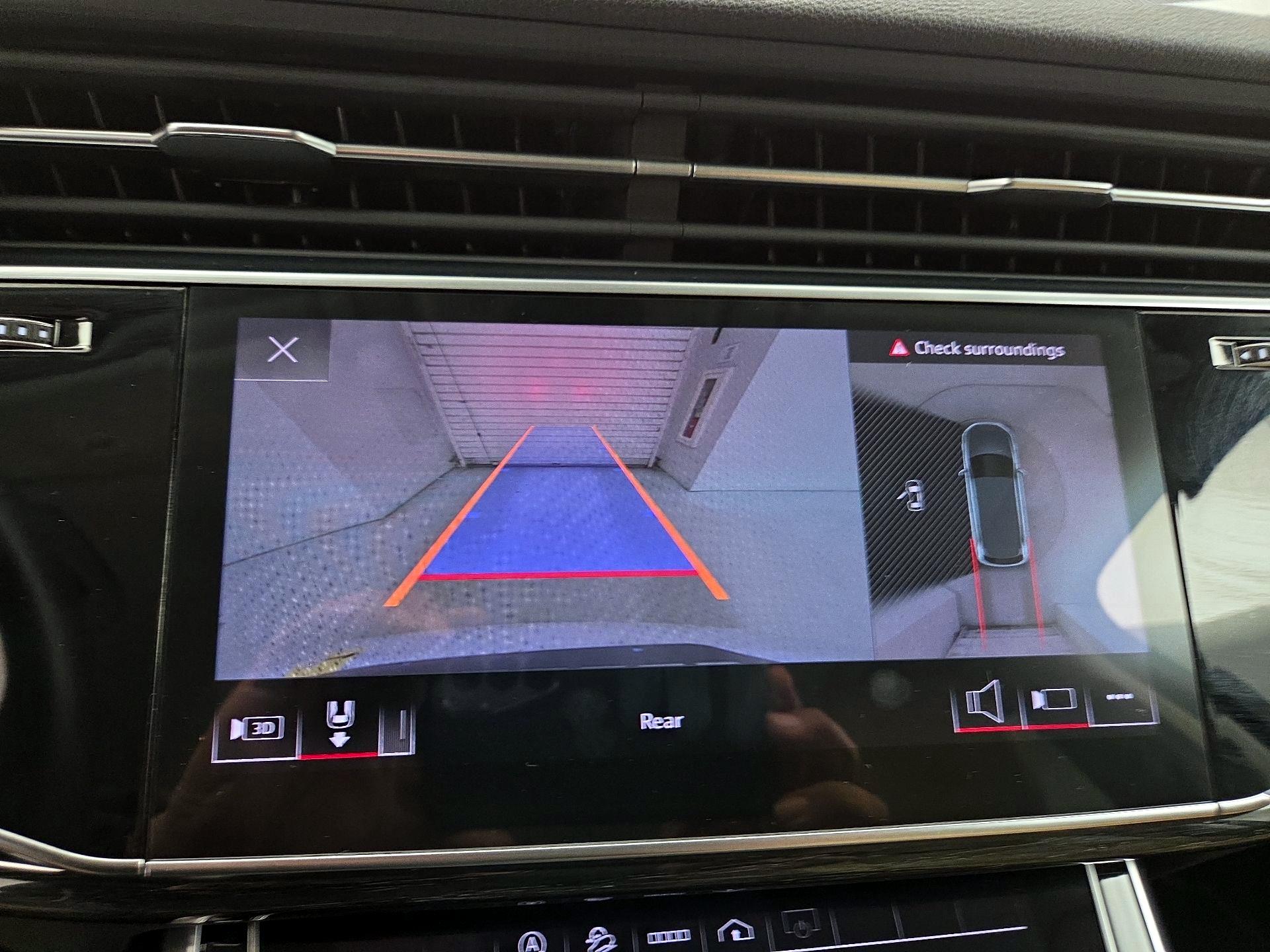 Thumbnail: 2021 Audi Q7 - 14