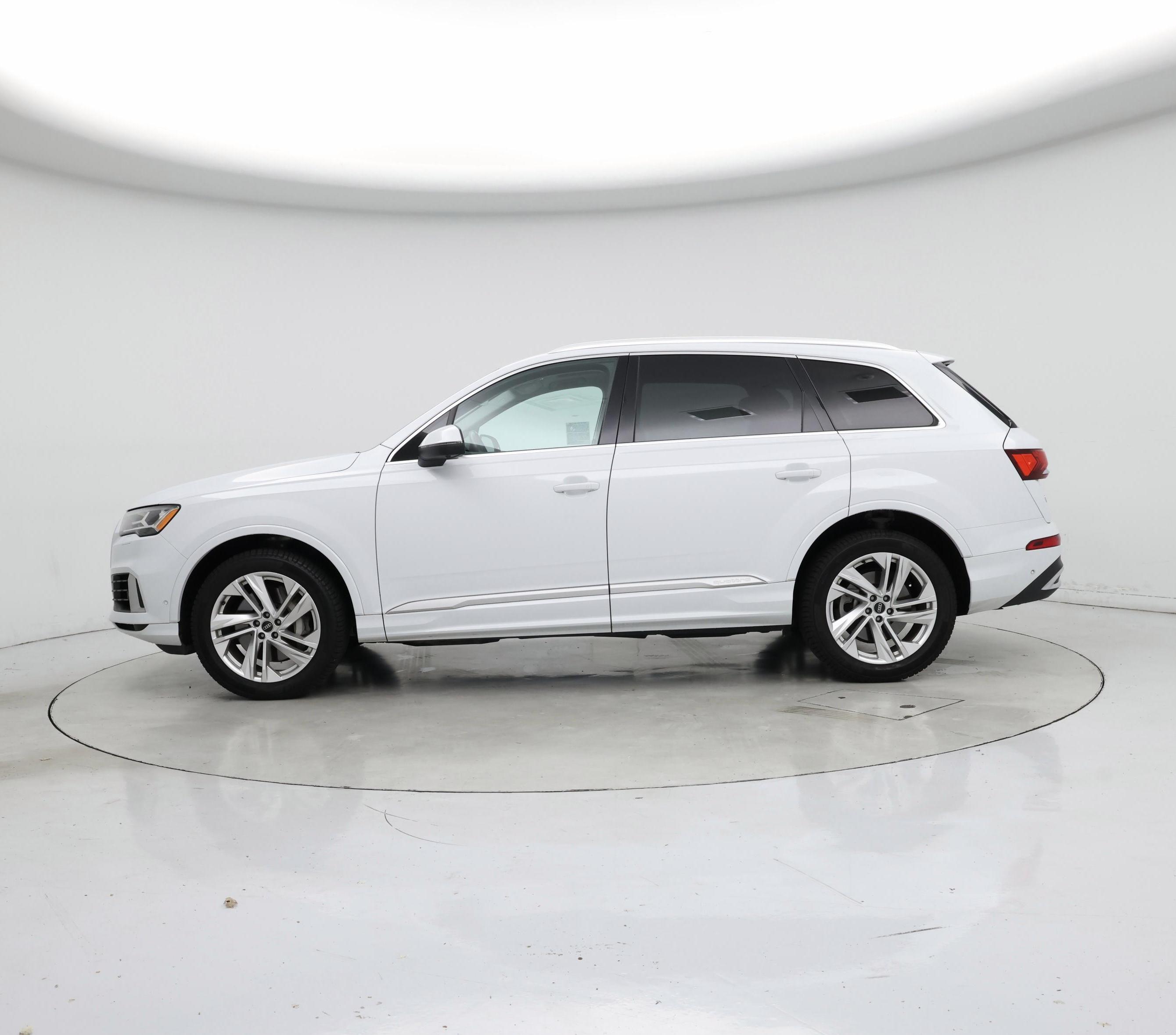 Thumbnail: 2021 Audi Q7 - 3