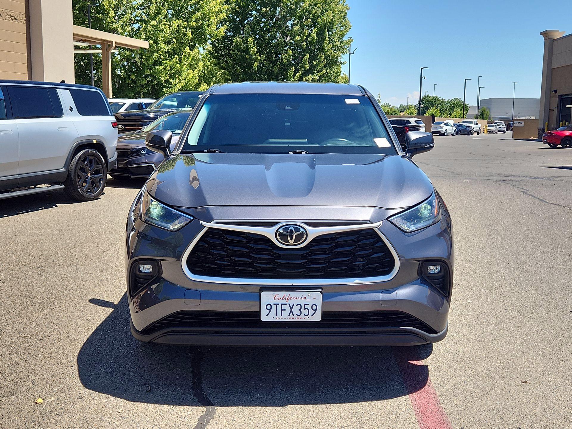 Thumbnail: 2021 Toyota Highlander - 2