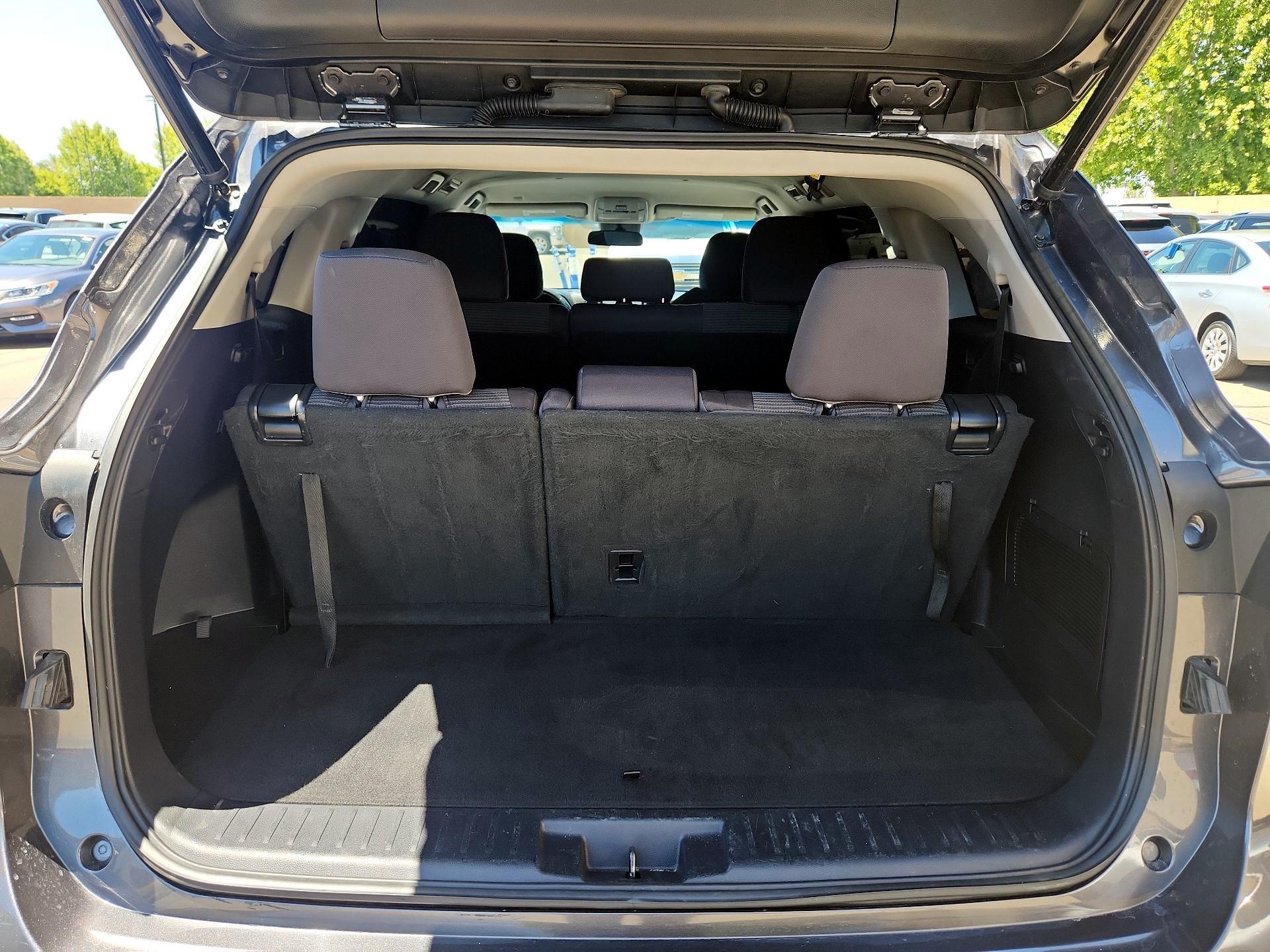 Thumbnail: 2021 Toyota Highlander - 19