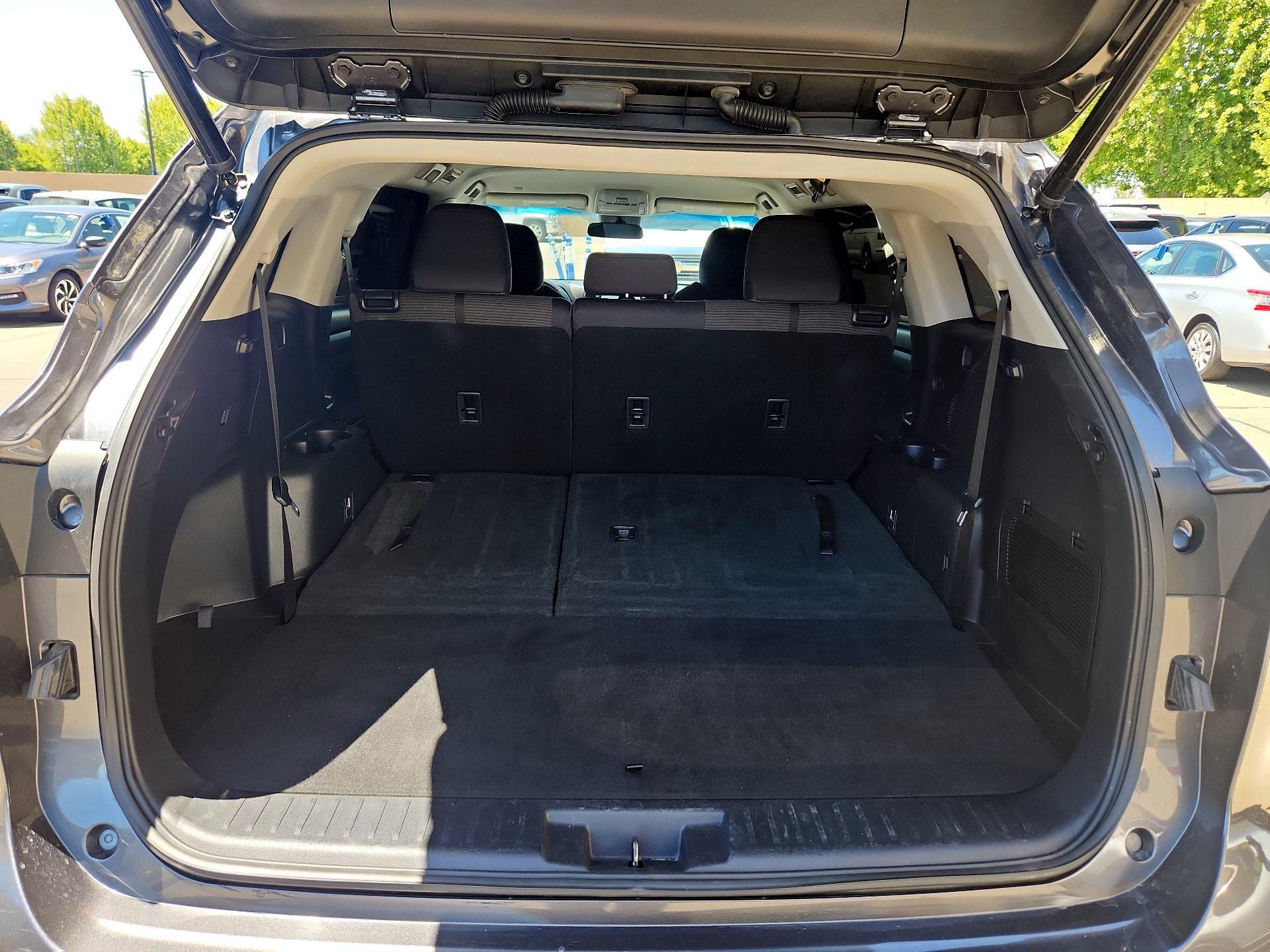 Thumbnail: 2021 Toyota Highlander - 20