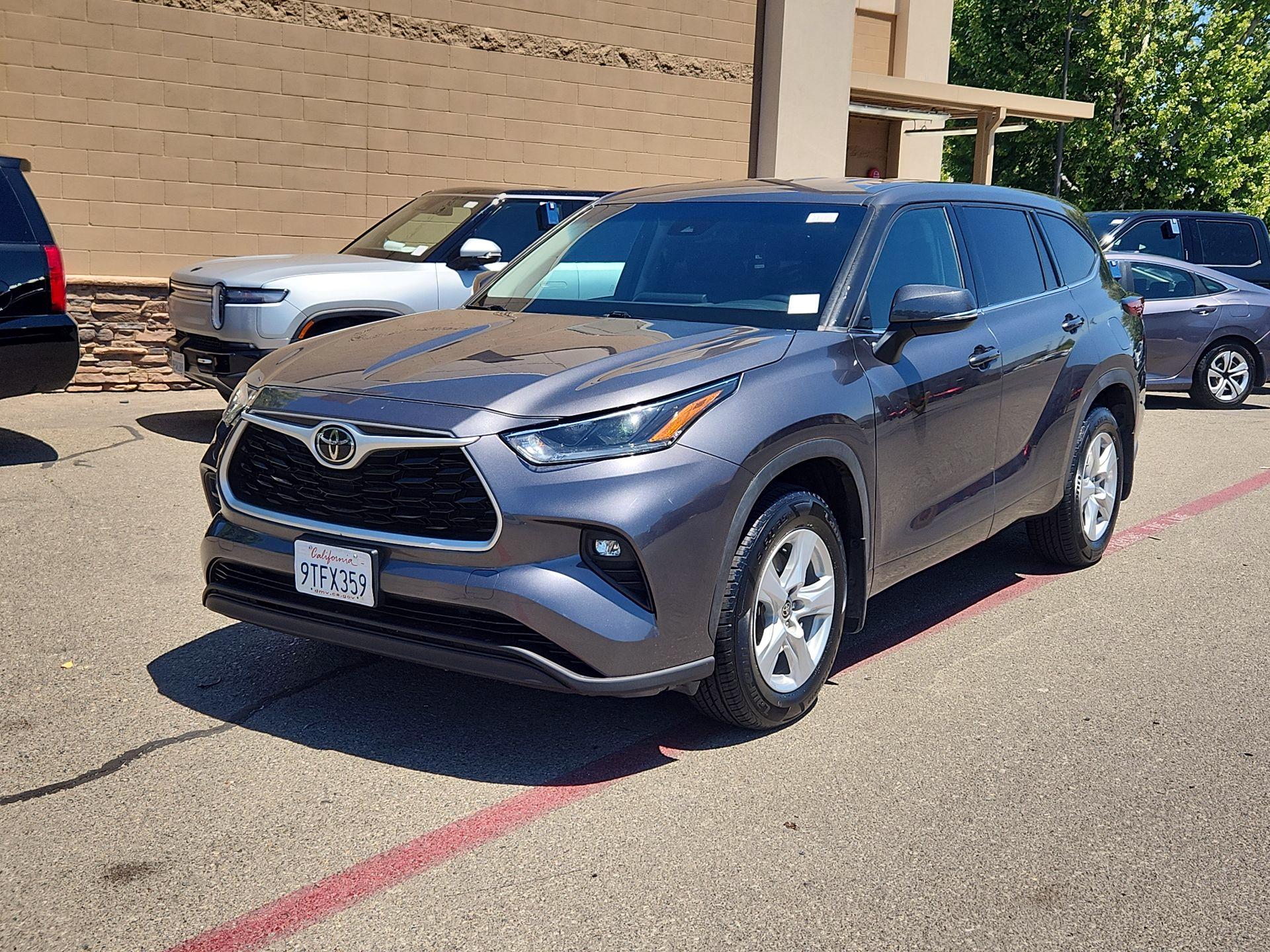 Thumbnail: 2021 Toyota Highlander - 3