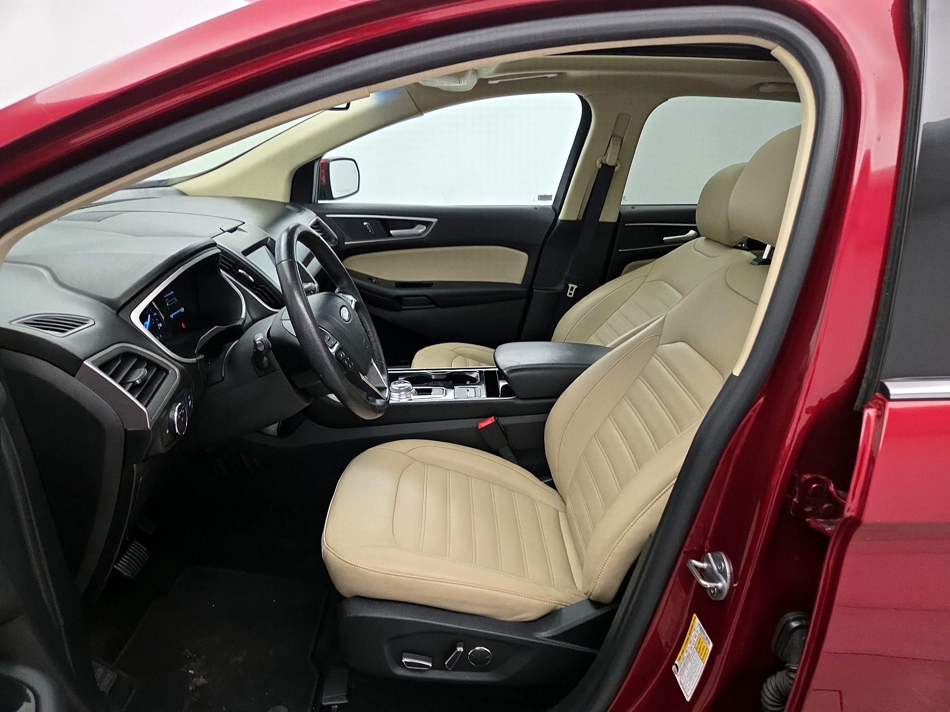 Thumbnail: 2019 Ford Edge - 11