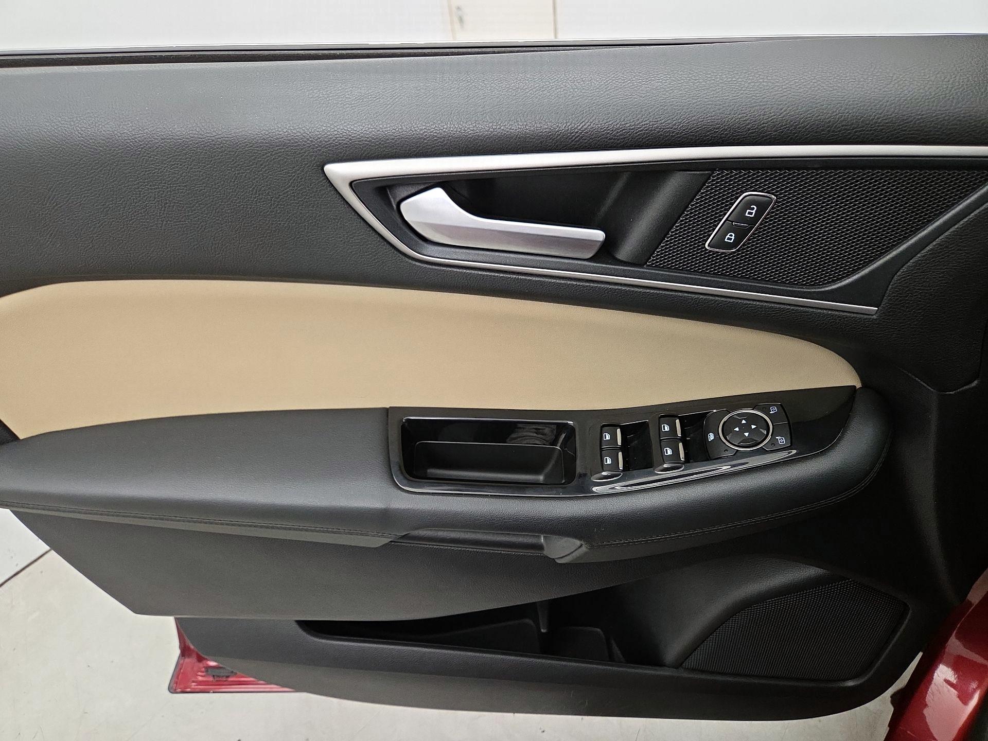 Thumbnail: 2019 Ford Edge - 12