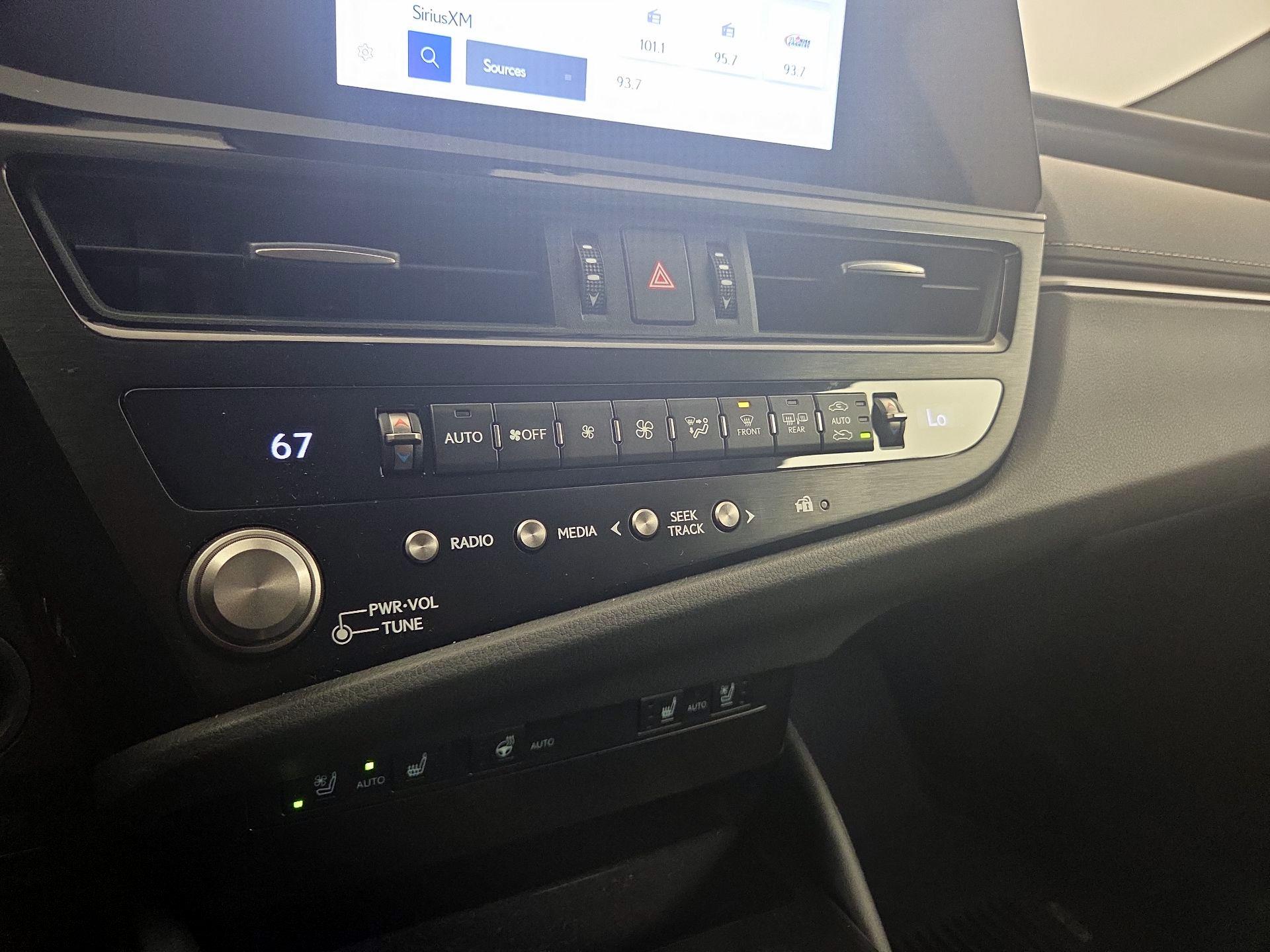 Thumbnail: 2025 Lexus ES - 15