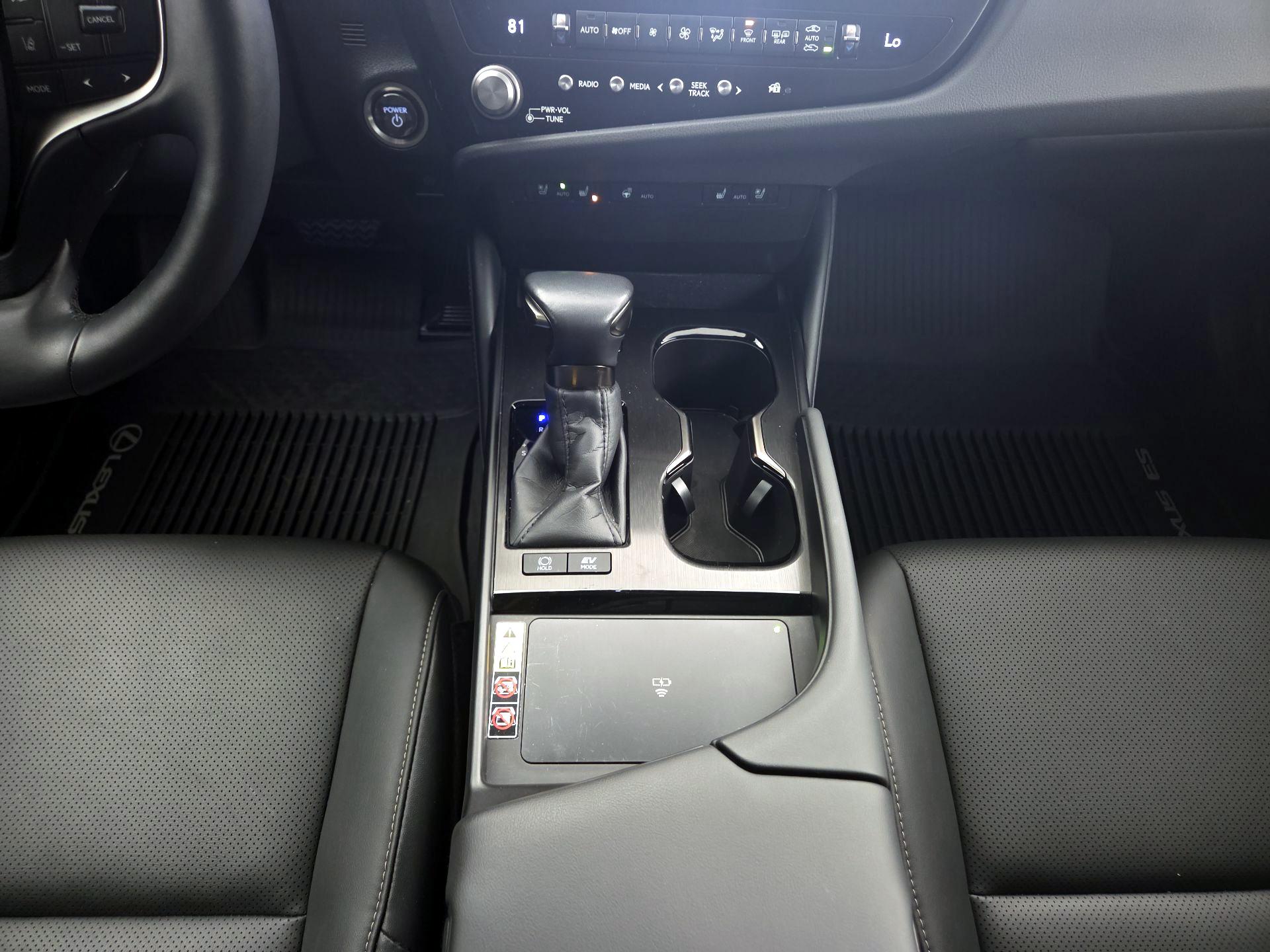 Thumbnail: 2025 Lexus ES - 16