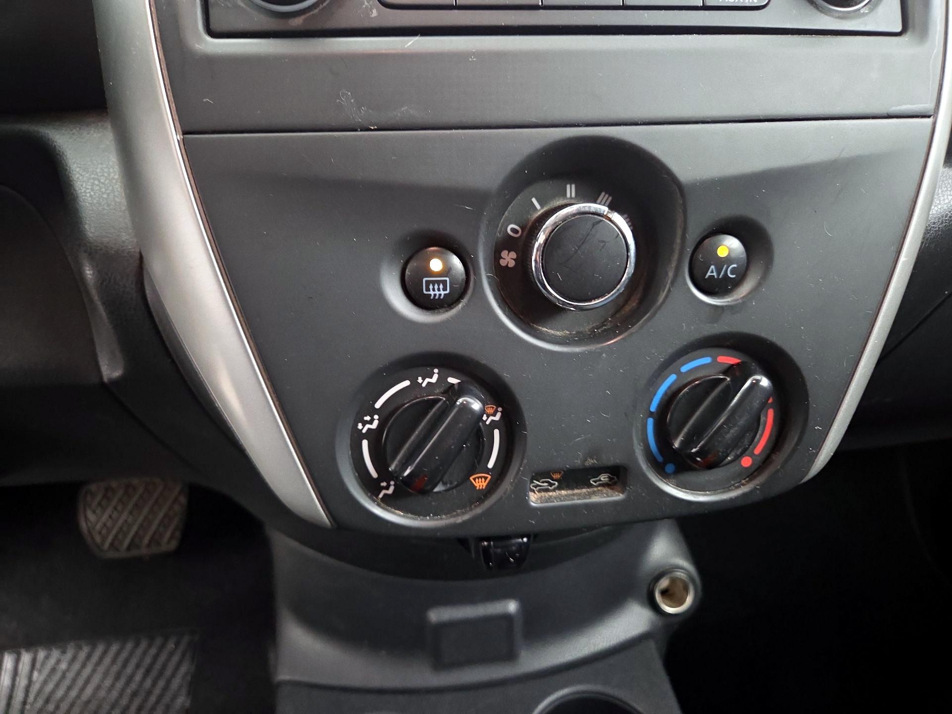 Thumbnail: 2018 Nissan Versa Note - 15