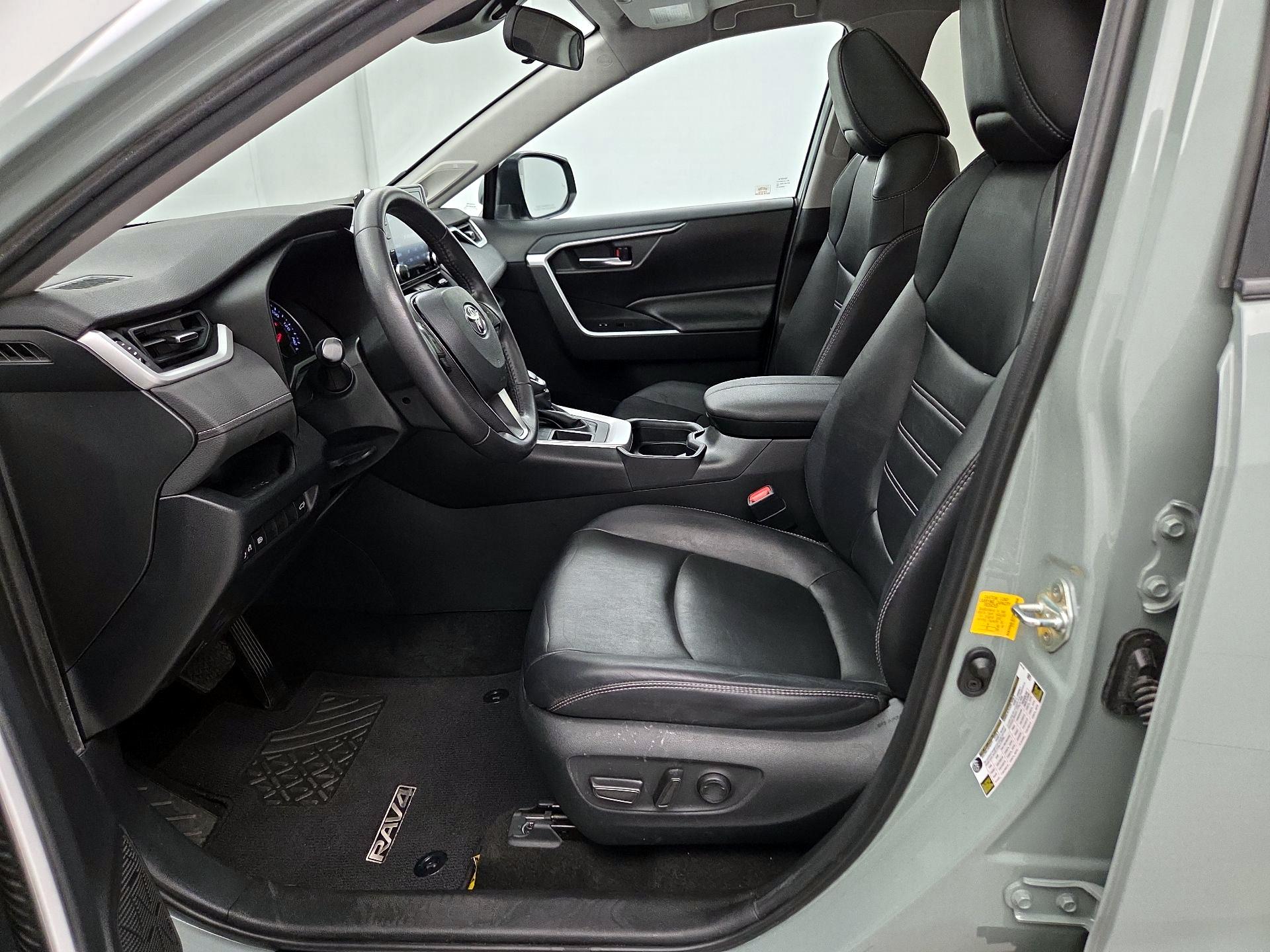 Thumbnail: 2019 Toyota RAV4 - 11