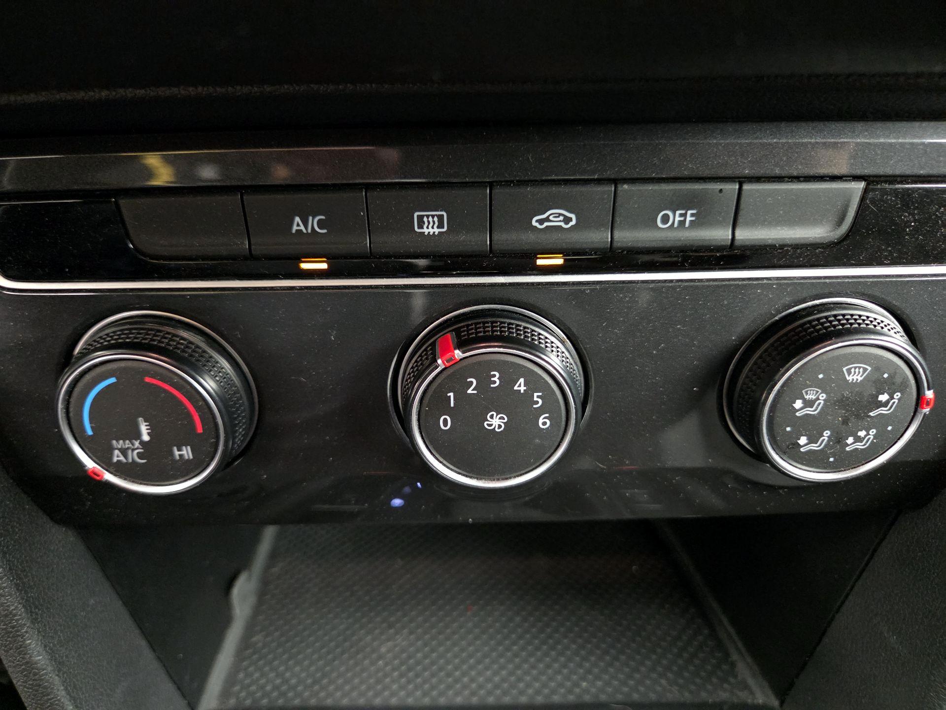 Thumbnail: 2019 Volkswagen Tiguan - 16