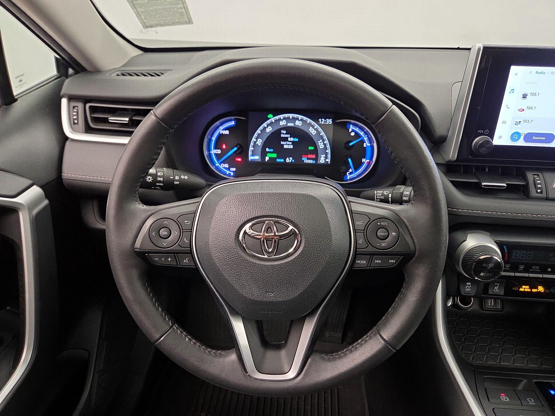Thumbnail: 2023 Toyota RAV4 - 10