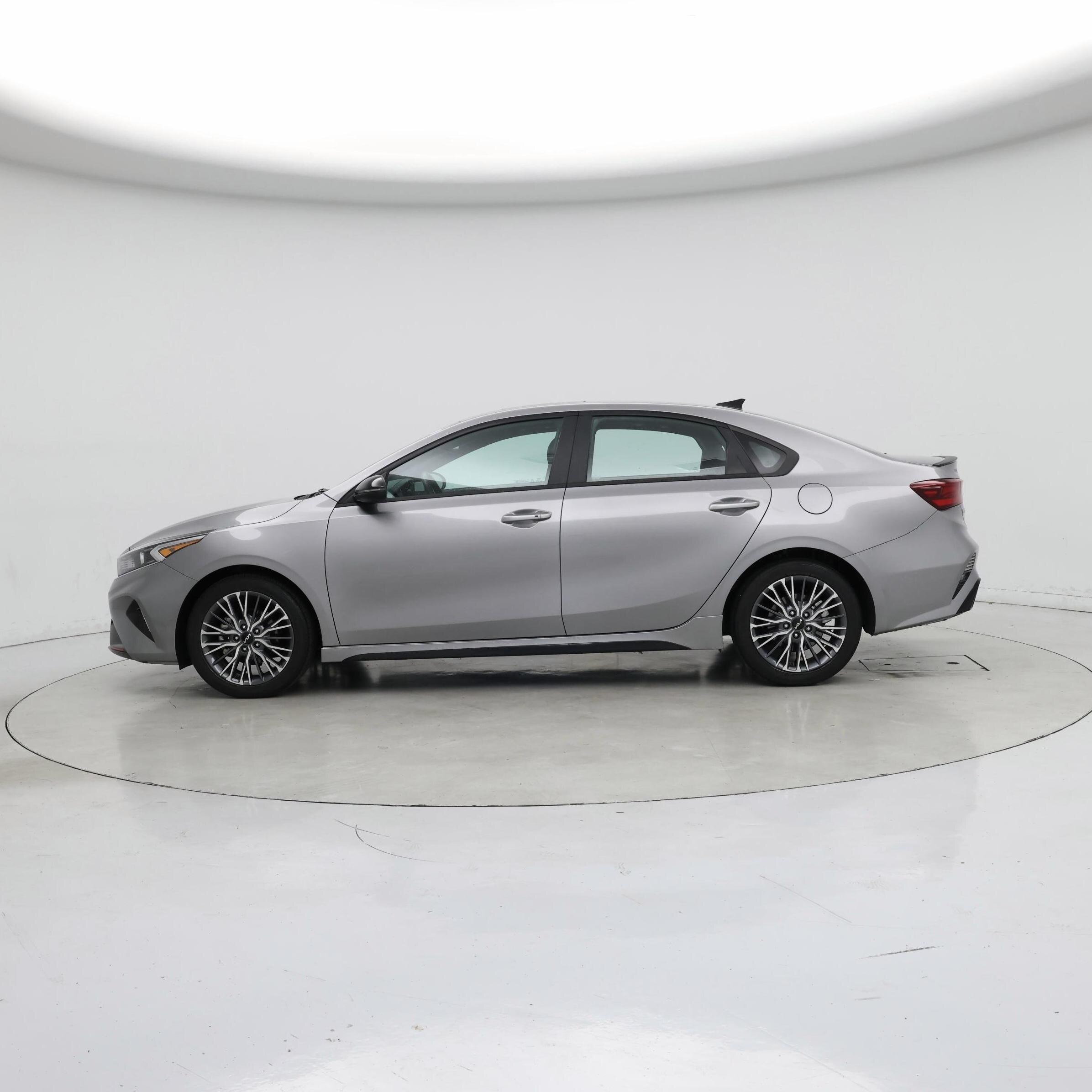 Thumbnail: 2023 Kia Forte - 3