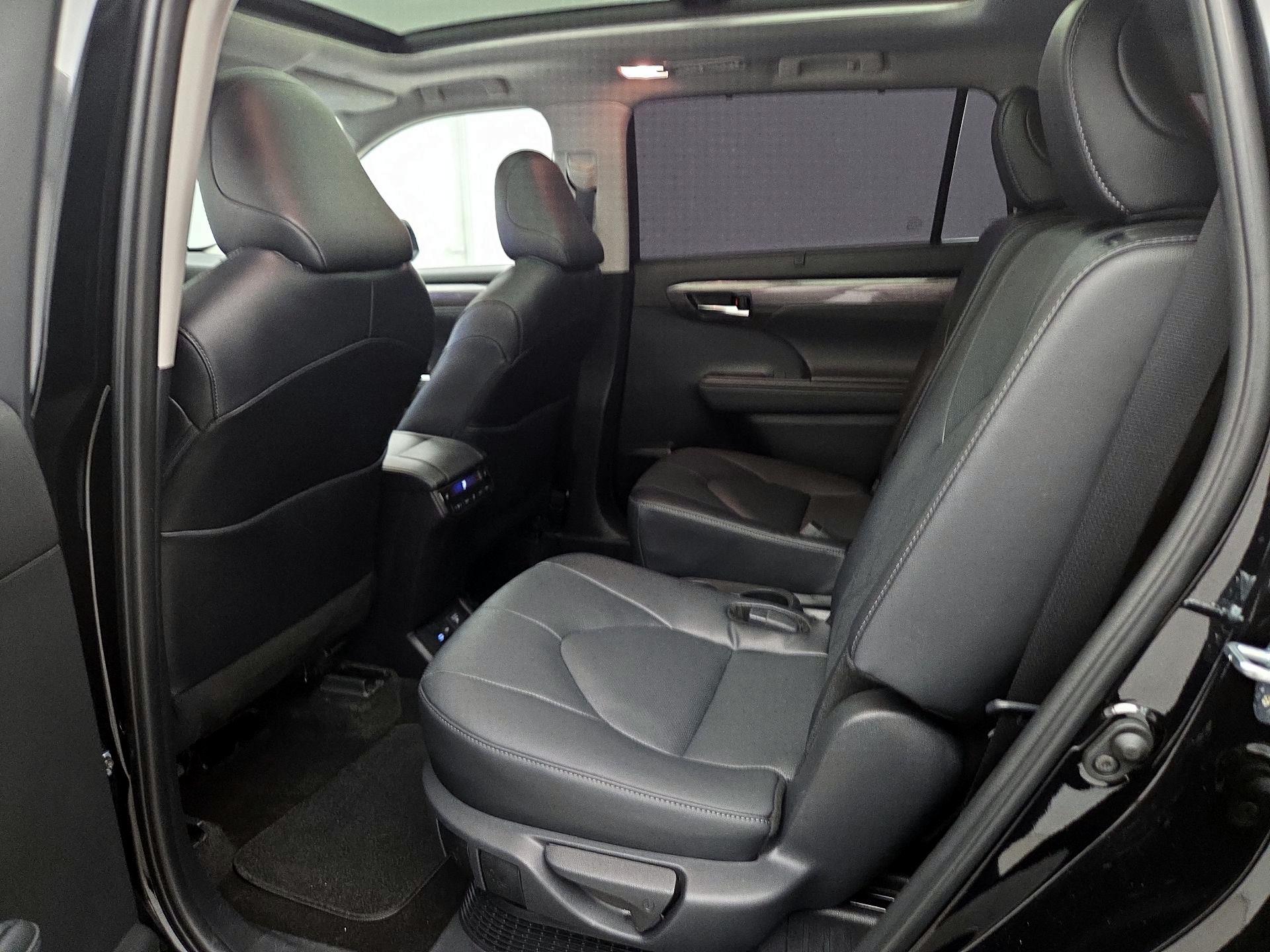 Thumbnail: 2026 Toyota Highlander - 20