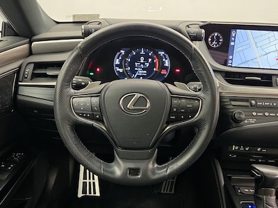 Steering Wheel & Instrument Cluster (On)