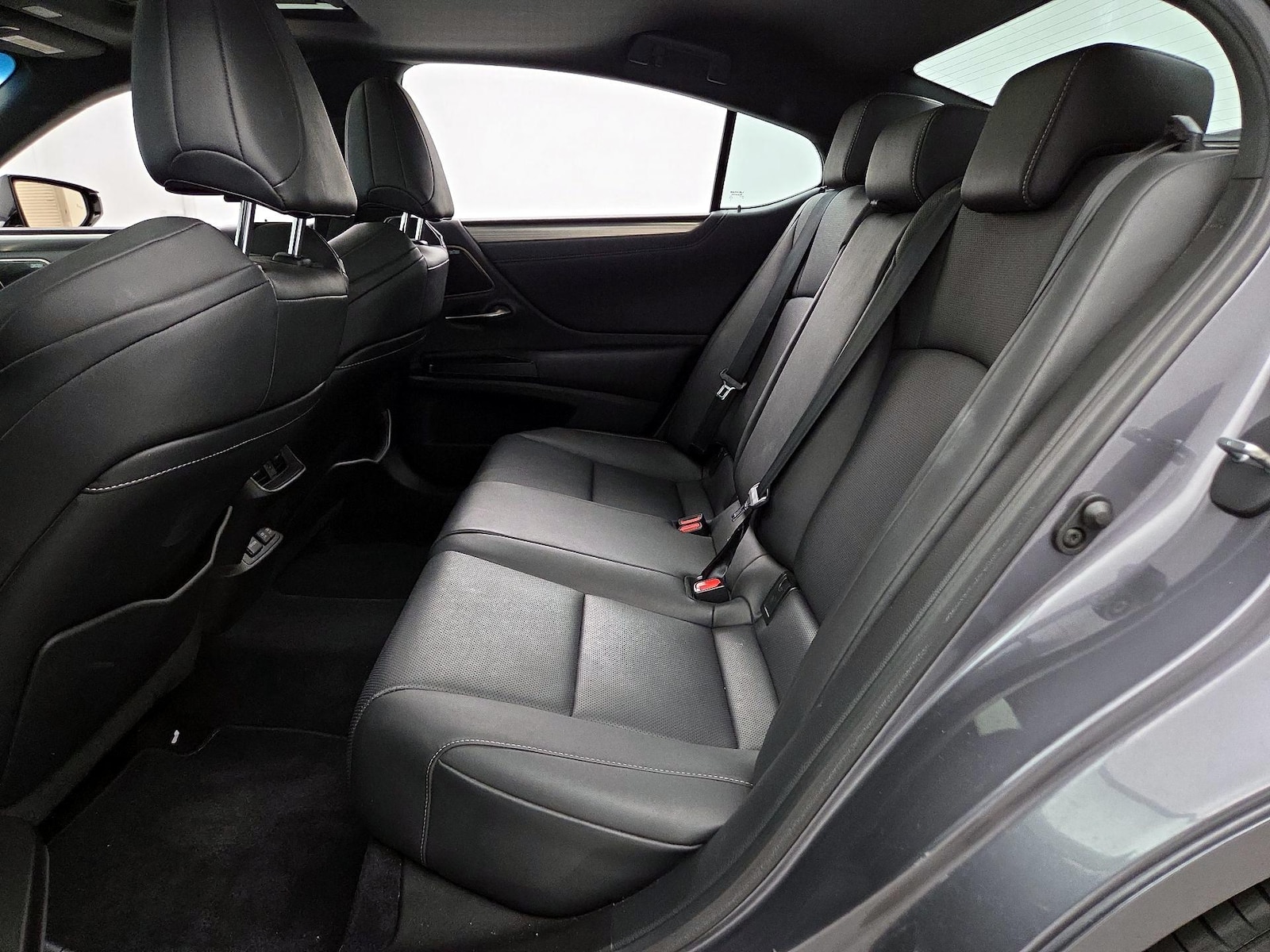 2020 Lexus ES F SPORT - Photo 22
