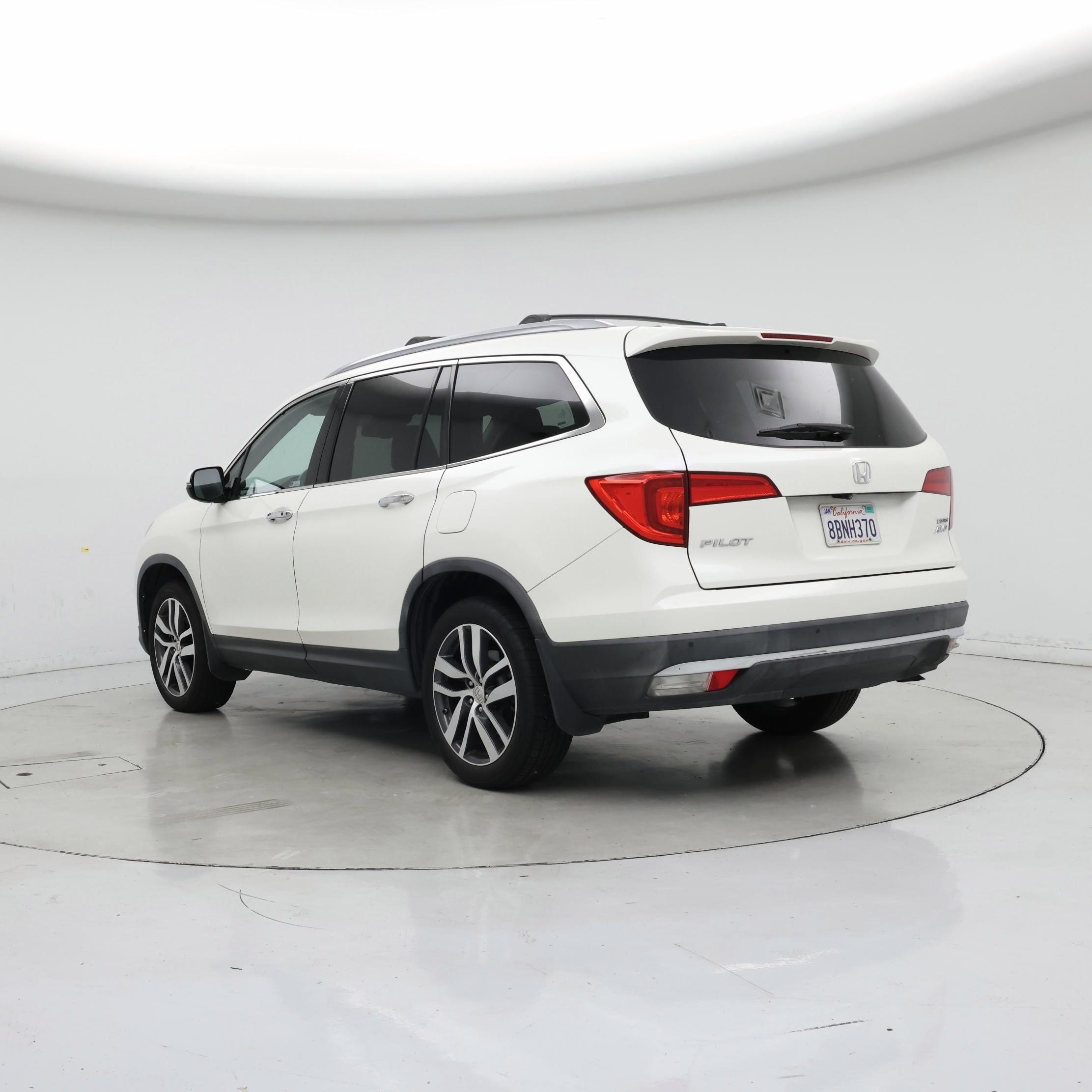 Thumbnail: 2017 Honda Pilot - 2