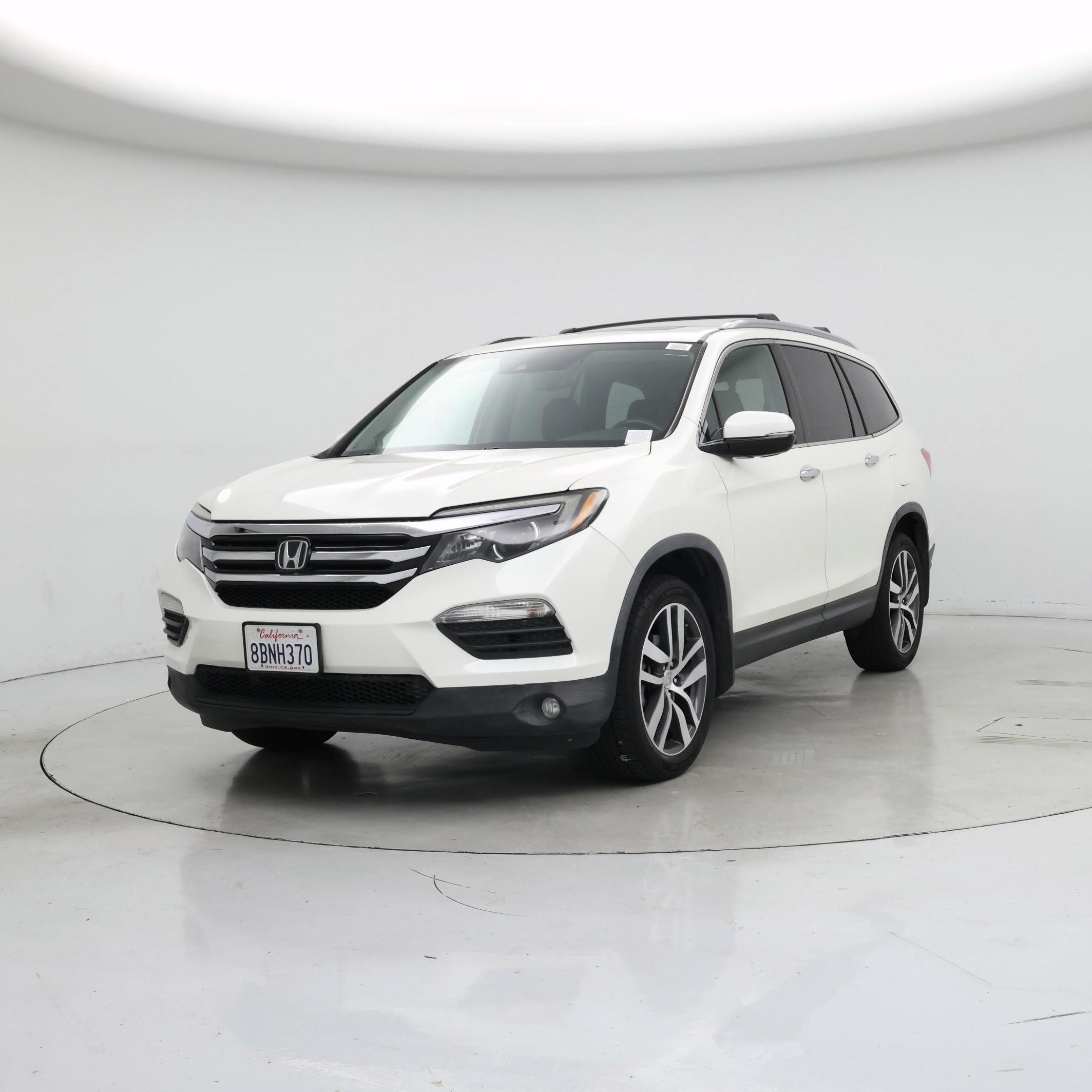 Thumbnail: 2017 Honda Pilot - 4