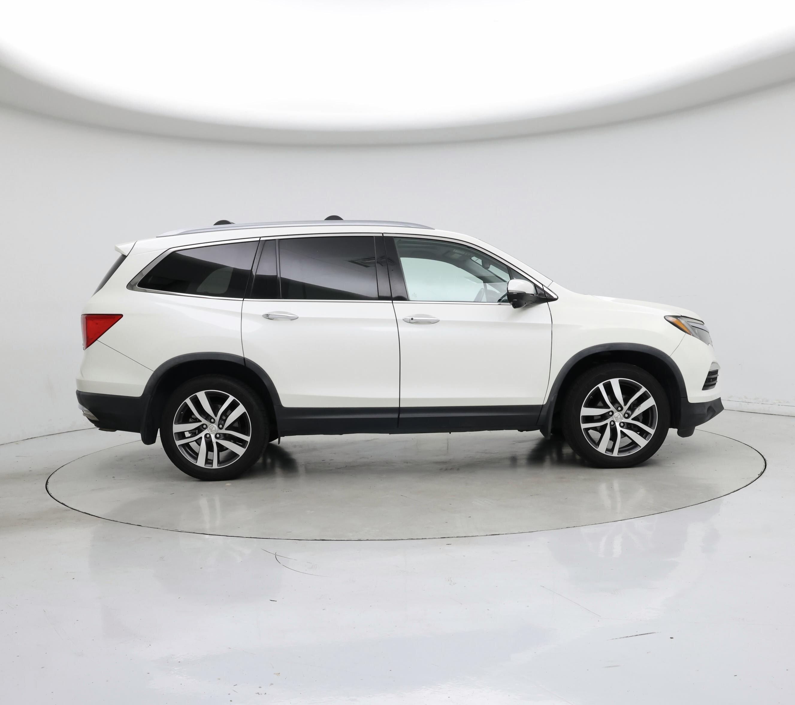 Thumbnail: 2017 Honda Pilot - 7