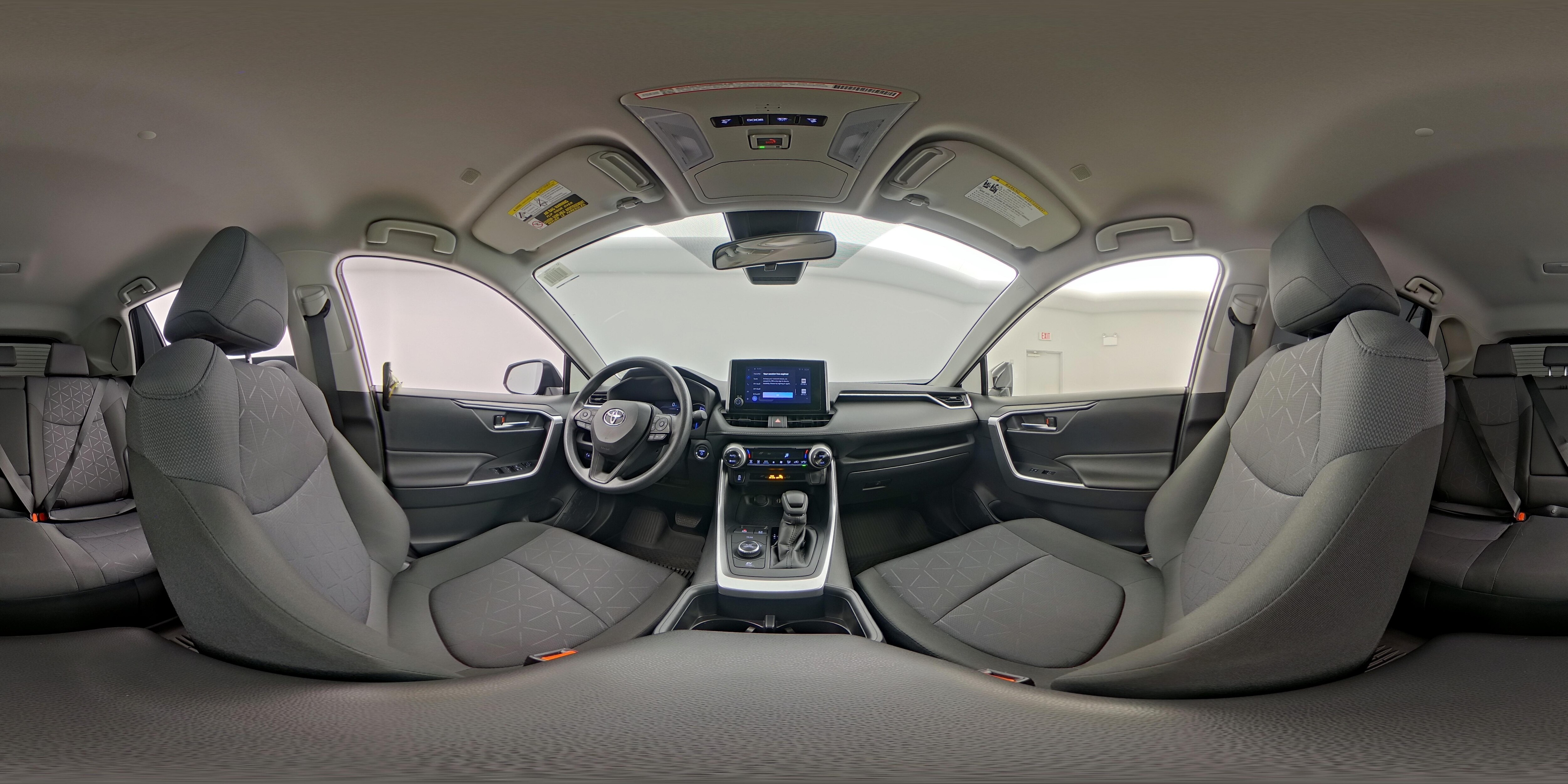 2025 Toyota RAV4 XLE - Photo 24