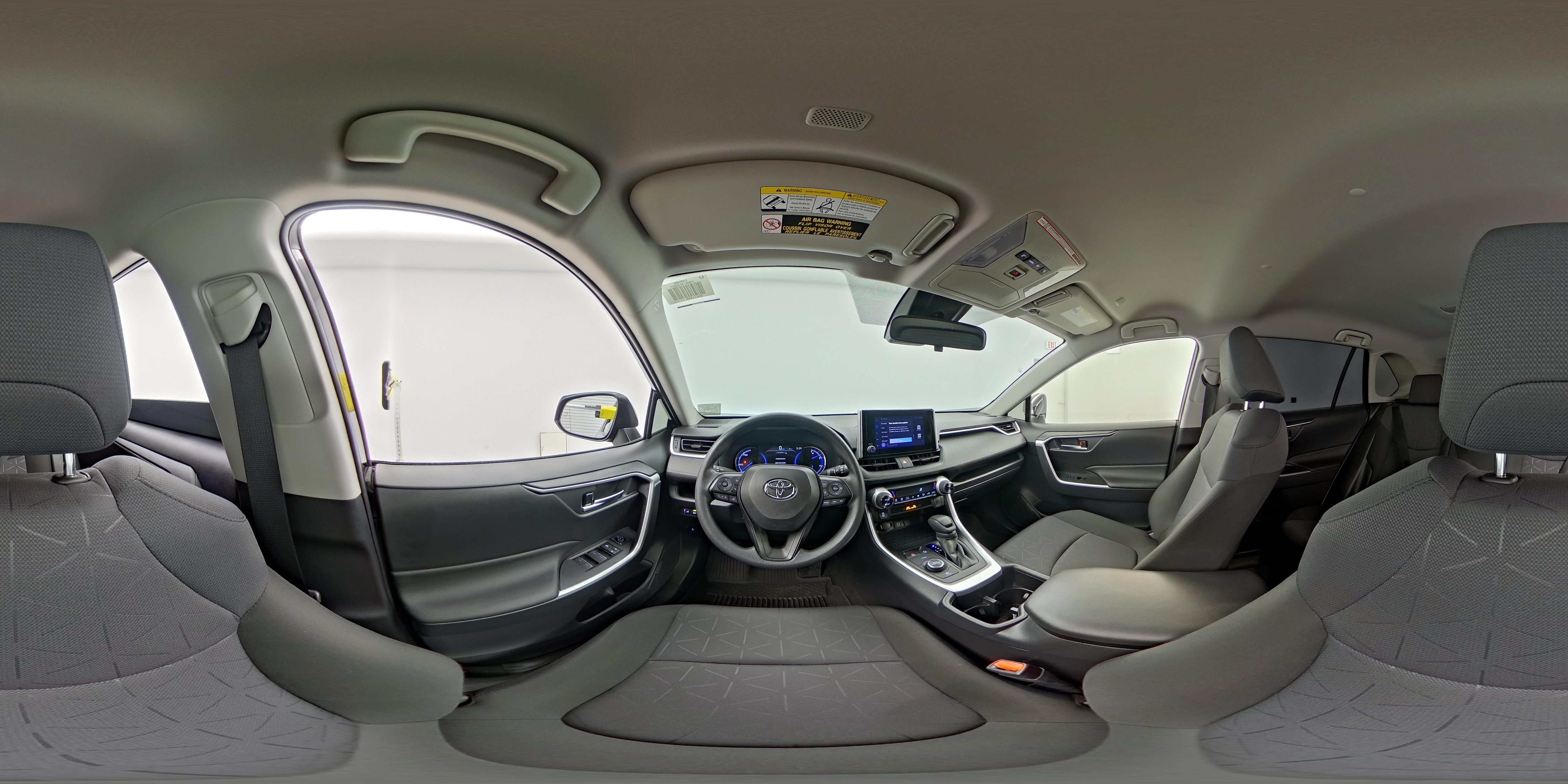 2025 Toyota RAV4 XLE - Photo 26