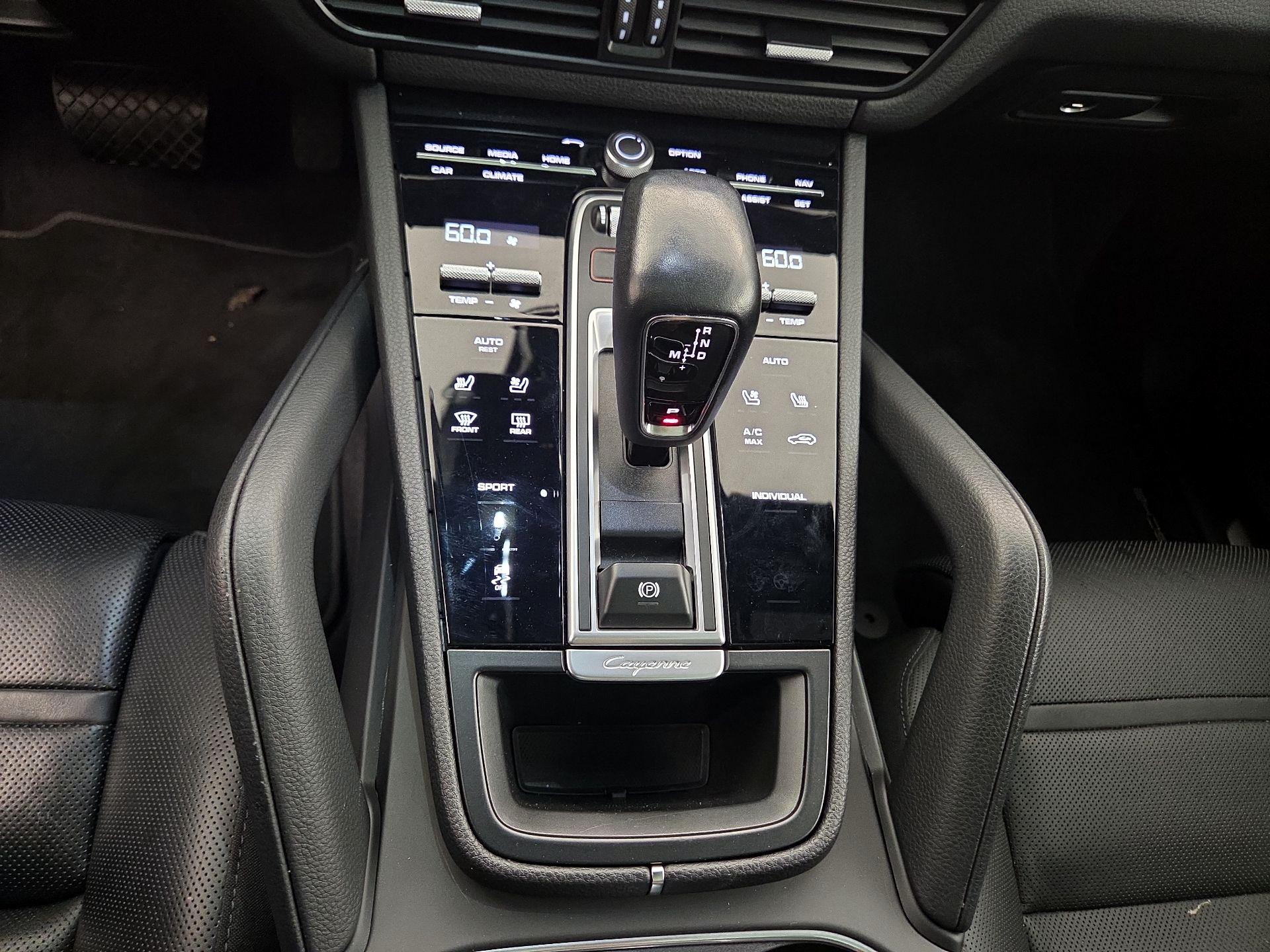 Thumbnail: 2023 Porsche Cayenne - 18