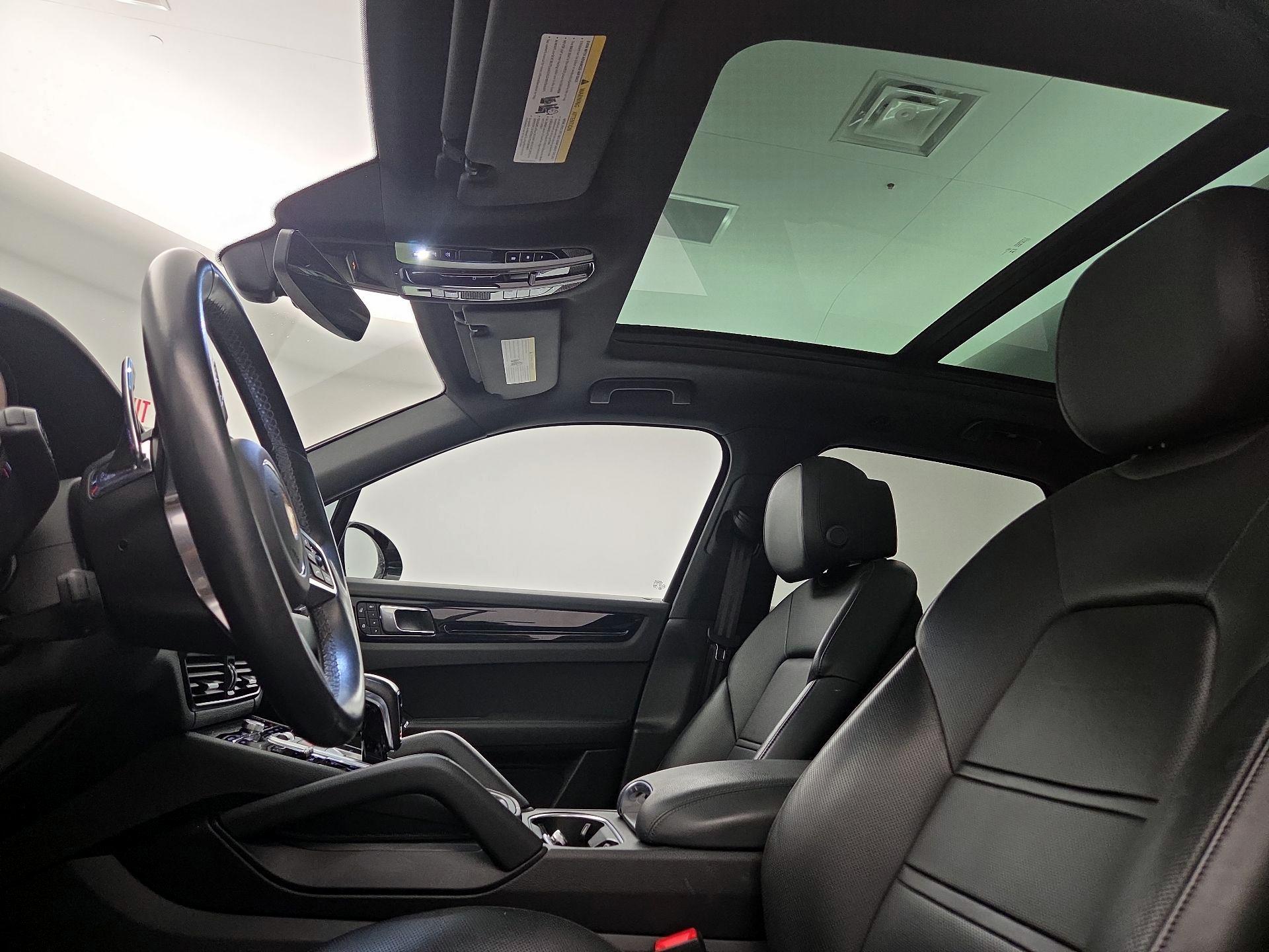 Thumbnail: 2023 Porsche Cayenne - 20