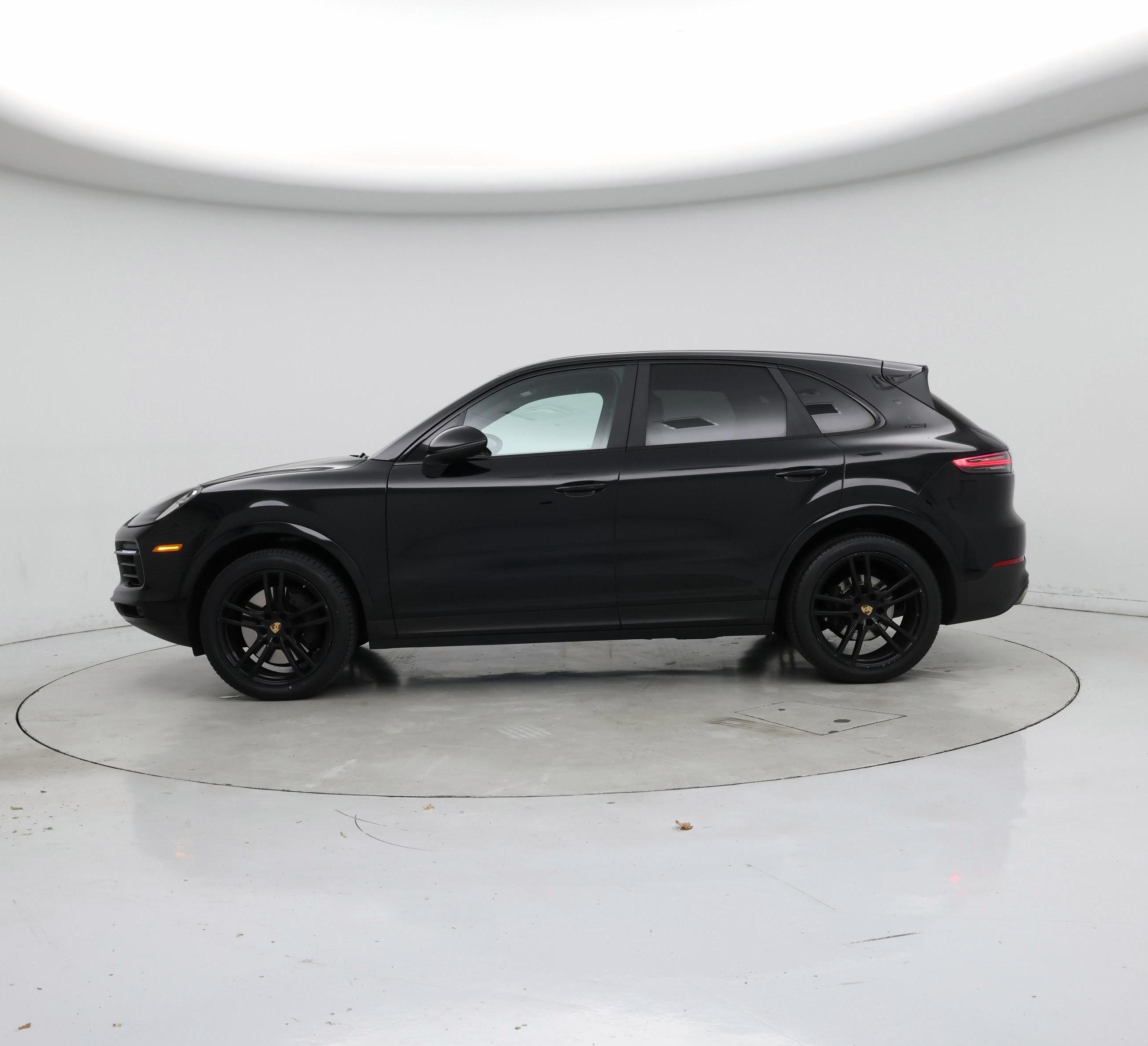Thumbnail: 2023 Porsche Cayenne - 3