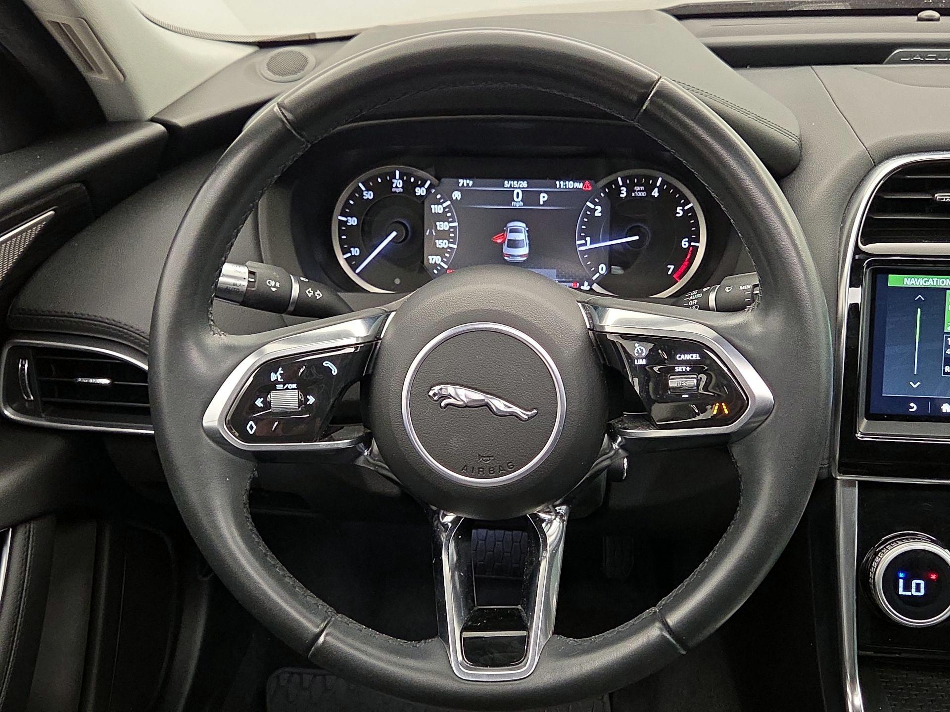 Thumbnail: 2020 Jaguar XE - 10
