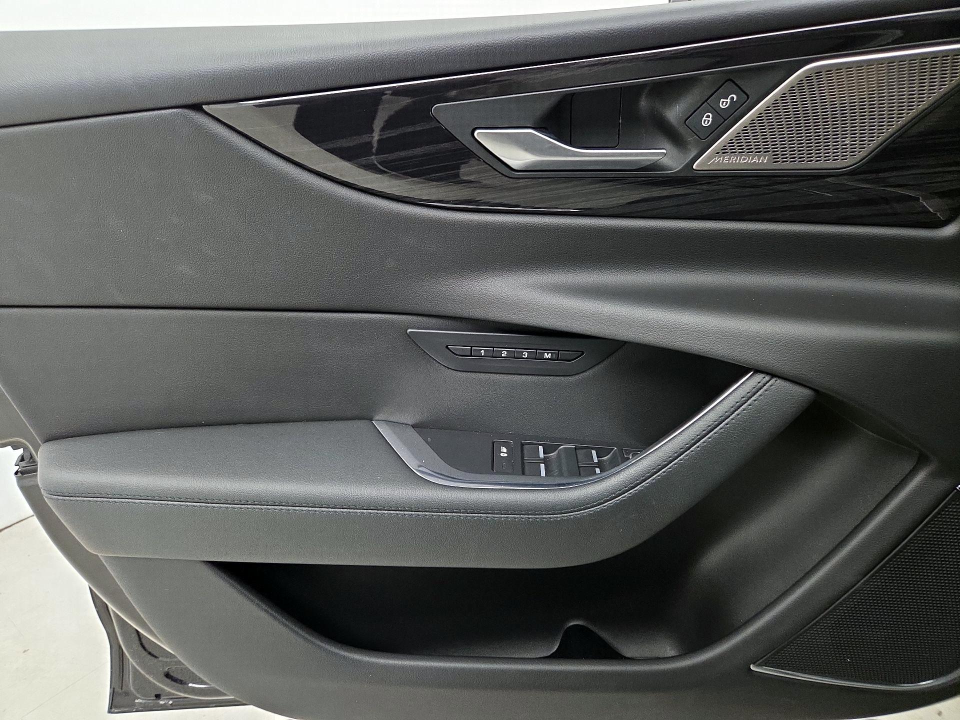 Thumbnail: 2020 Jaguar XE - 12