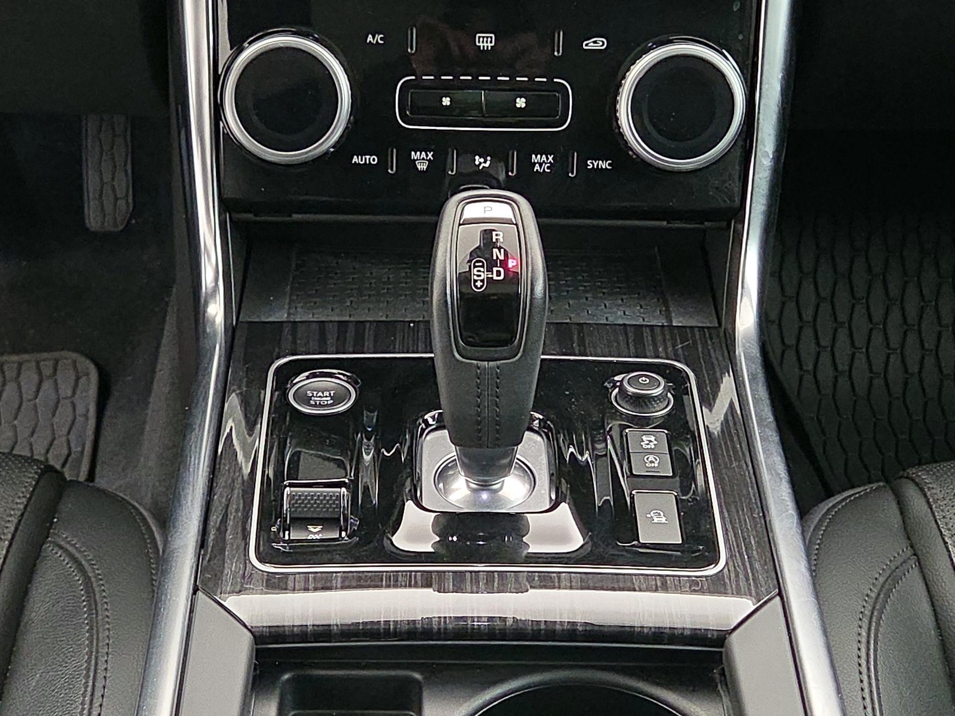 Thumbnail: 2020 Jaguar XE - 18